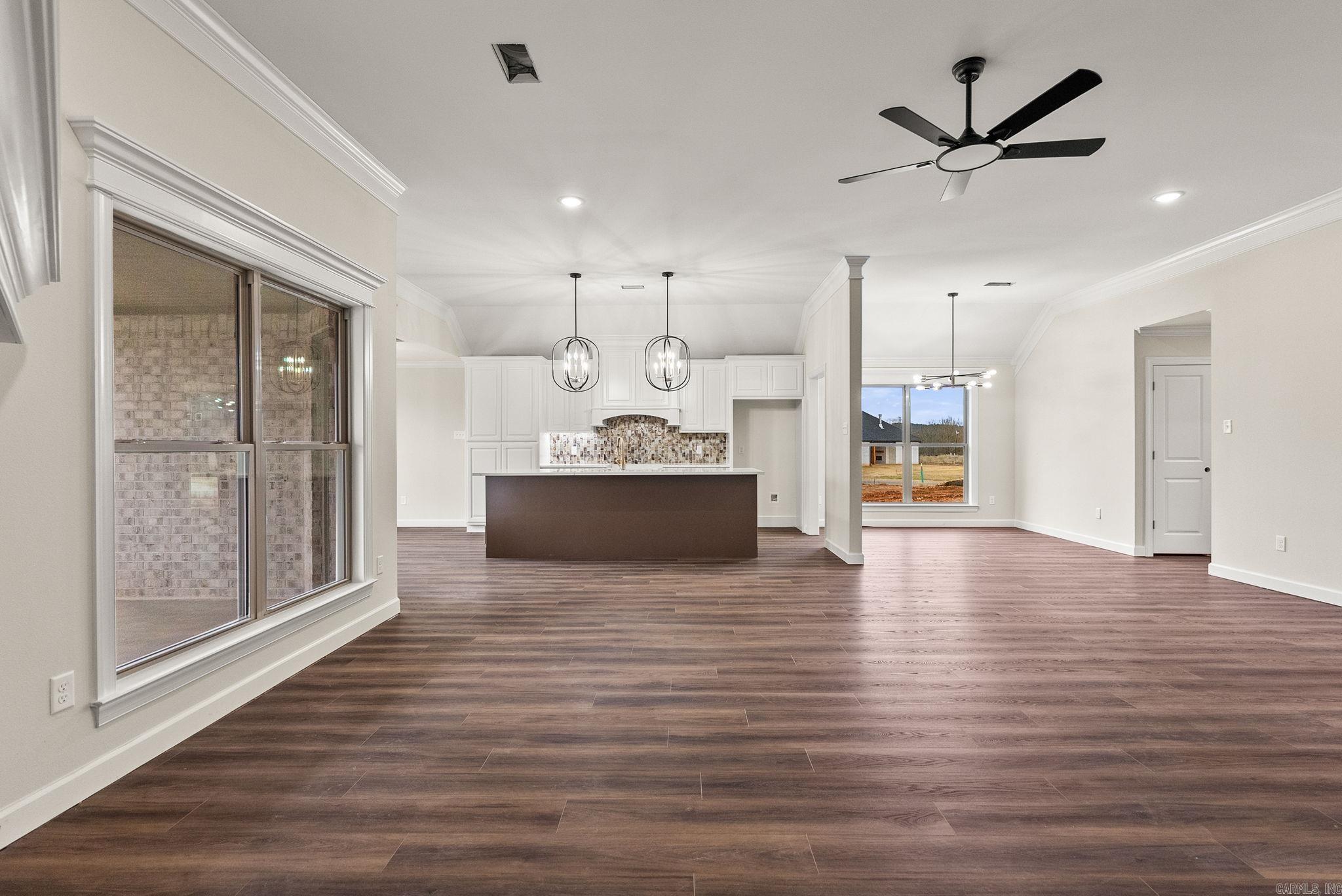 COUNTRY CLUB OF ARK THE - Residential