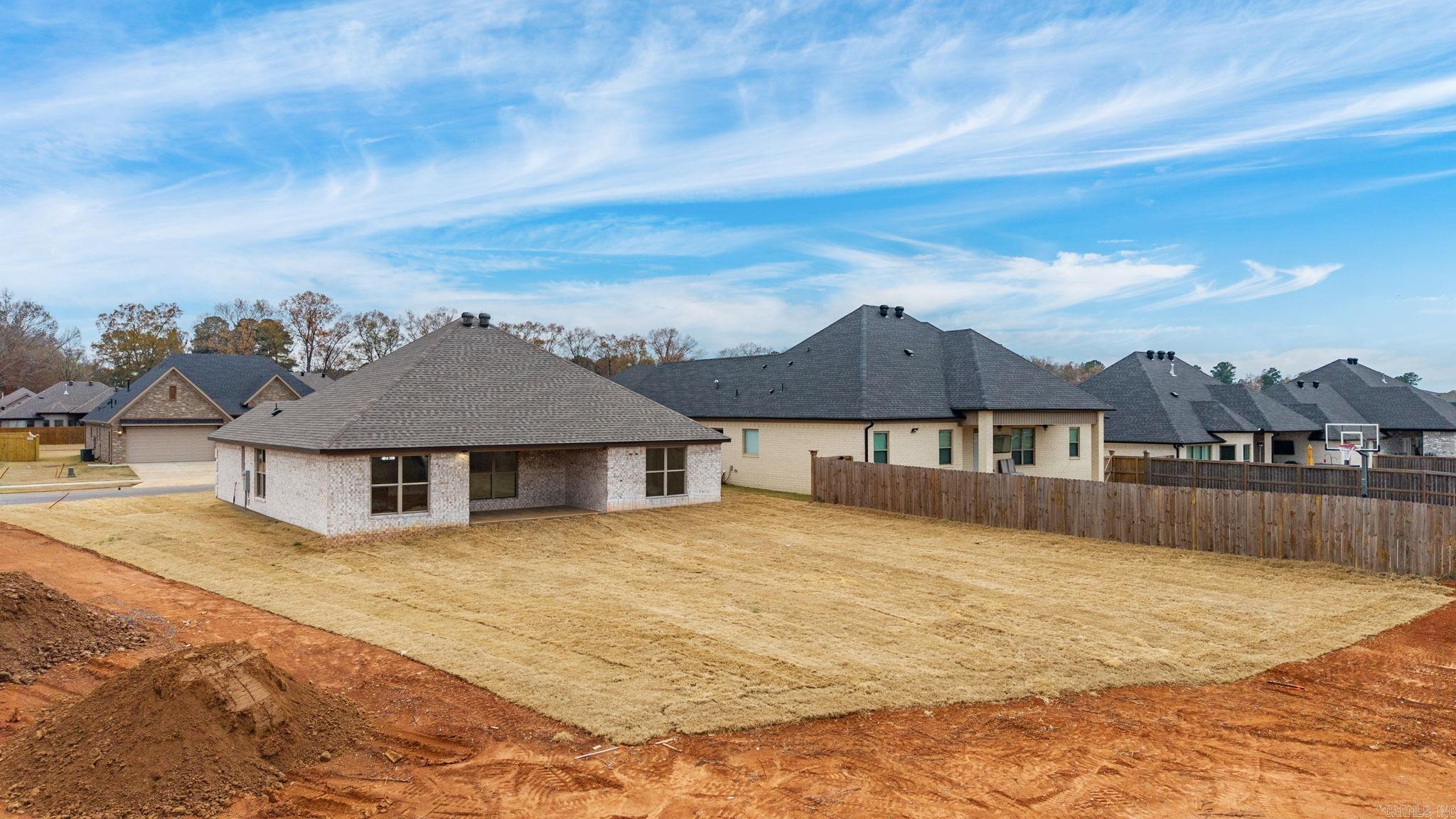 COUNTRY CLUB OF ARK THE - Residential