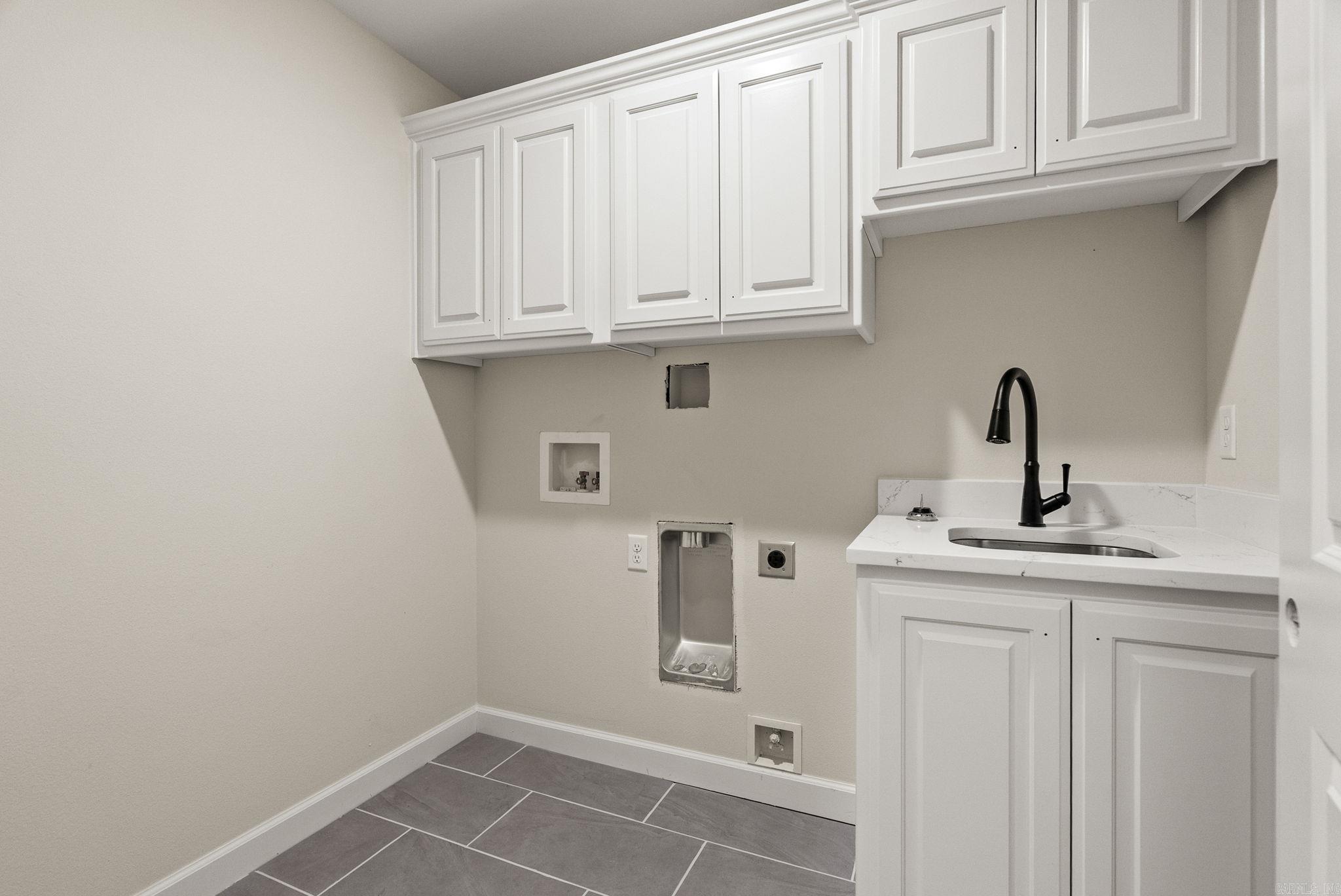 COUNTRY CLUB OF ARK THE - Residential