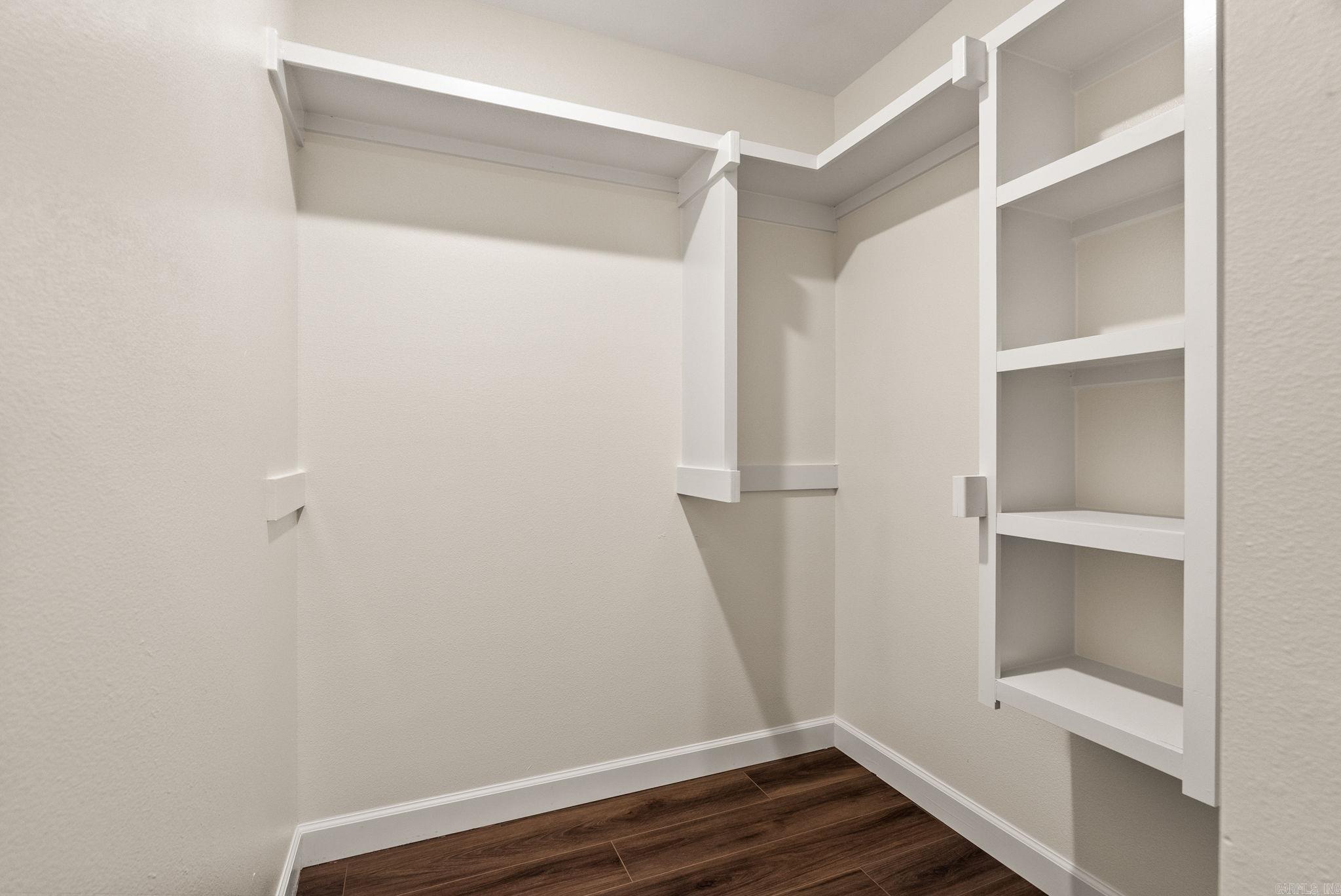 COUNTRY CLUB OF ARK THE - Residential