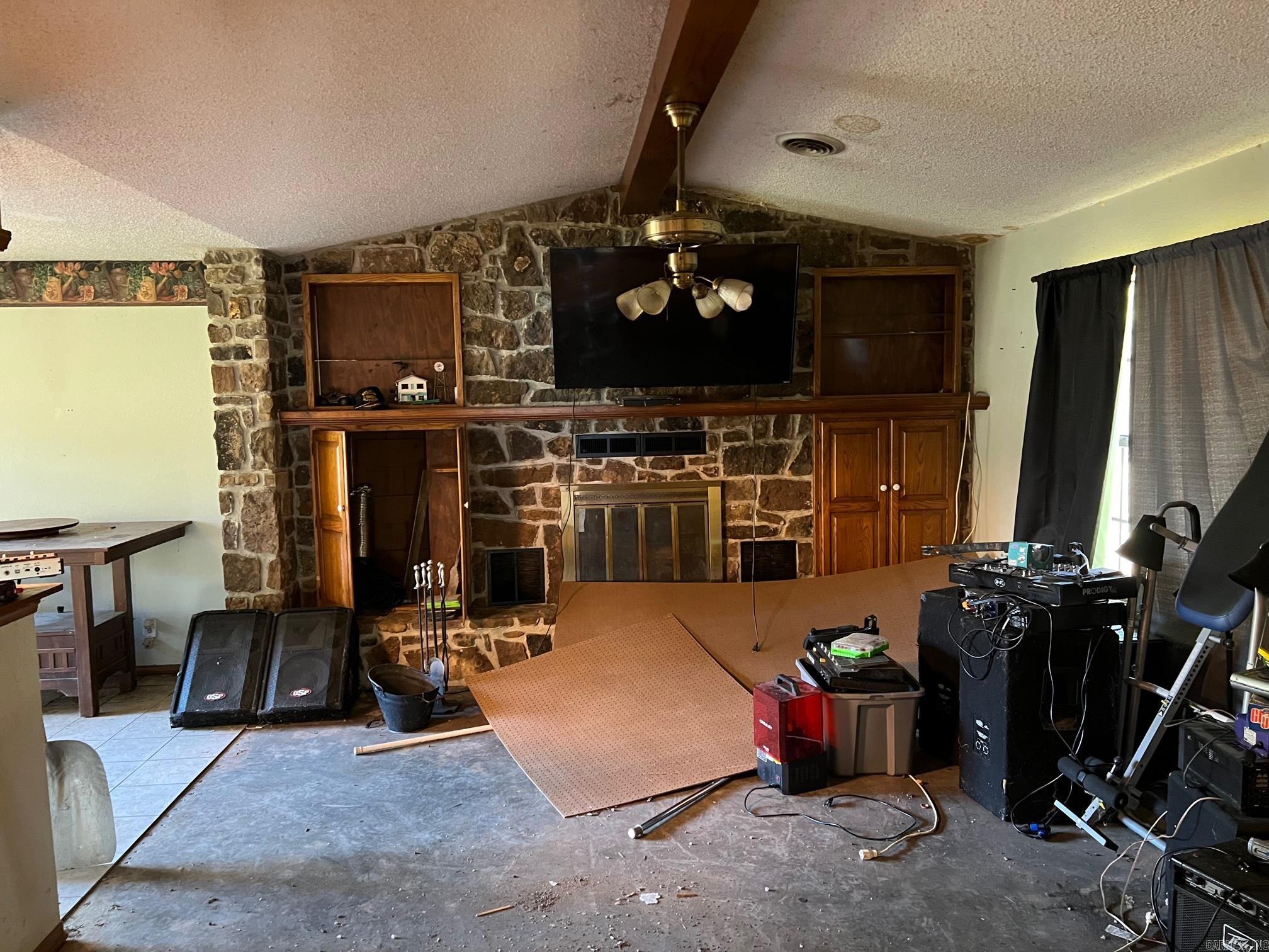 WOODLAND HEIGHTS - Residential