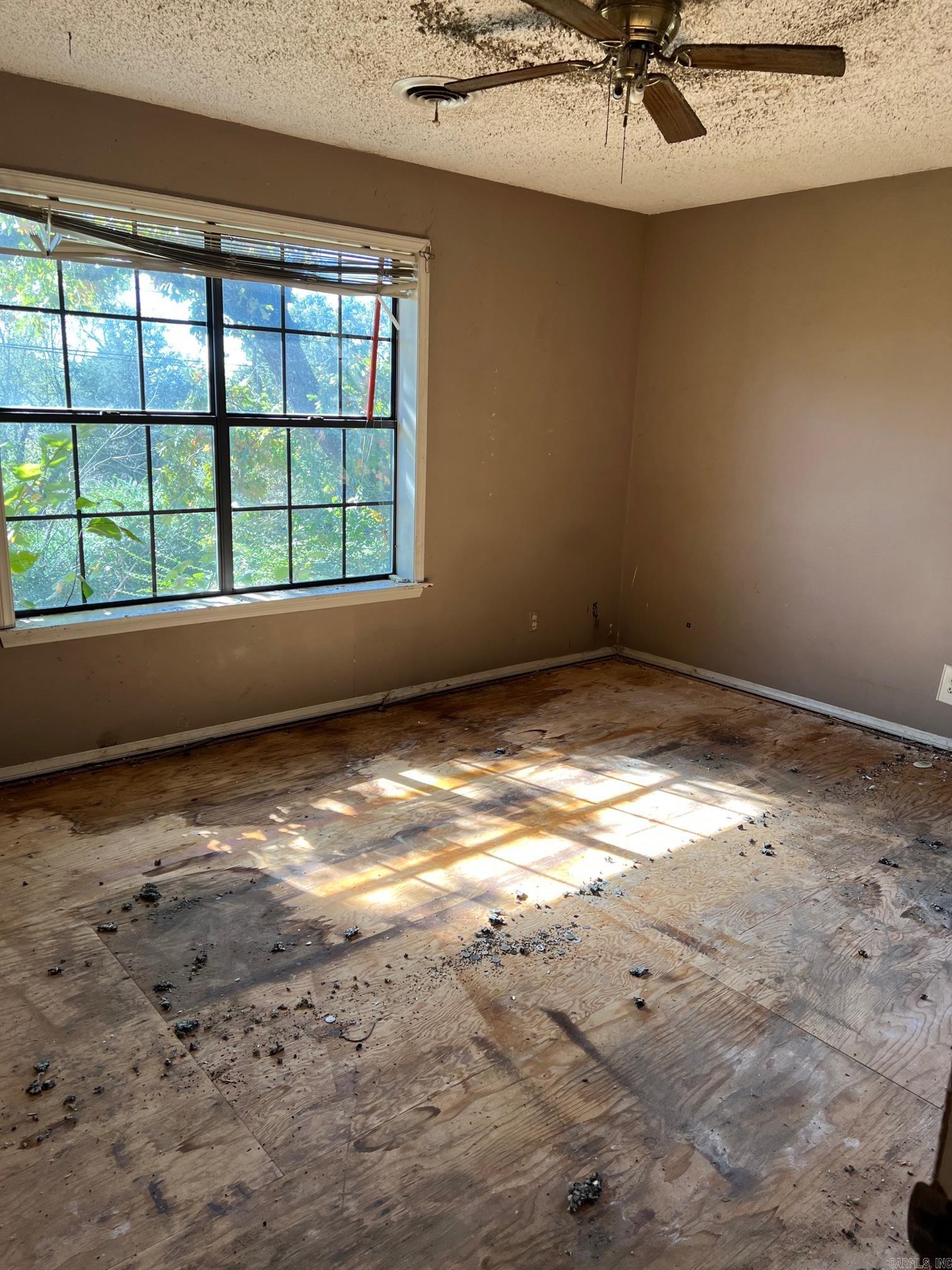 WOODLAND HEIGHTS - Residential