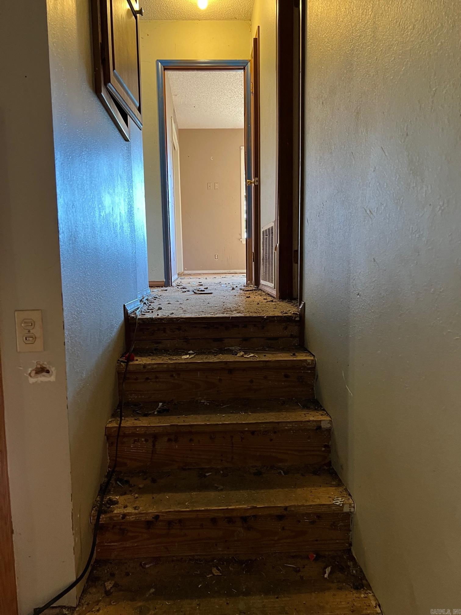 WOODLAND HEIGHTS - Residential