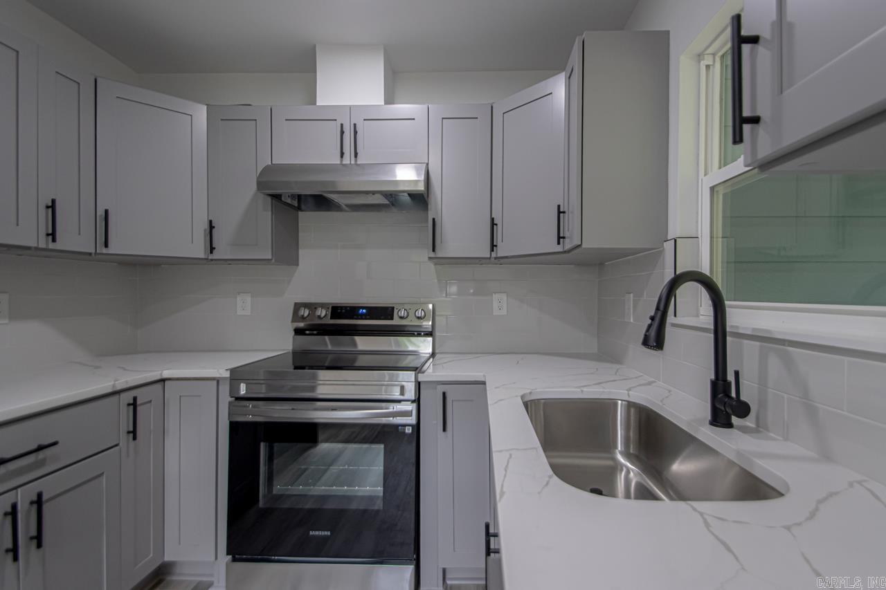 Duke of Spring Hill - Residential