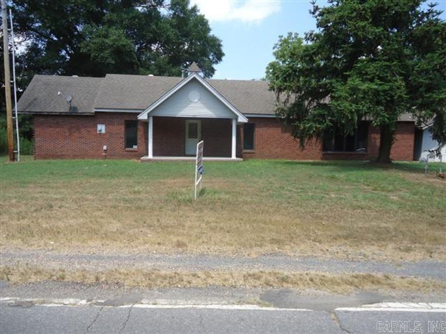 NEW PRICE!!!  Country living not too far from the city!!  This spacious 3 bedroom 2 bath home features two living areas, vaulted ceilings in the great room, and a large detached 2 car garage.  This property is located near parks, schools, and retail.  Don't miss out on this great space buy.  This is a Fannie Mae Homepath property so go to www.homepath.com for more information and to submit offers.  See agent remarks.