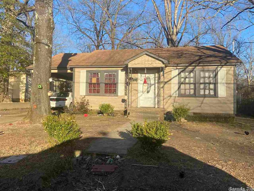 Affordable home that would be a great income producing property.  Long term tenants.