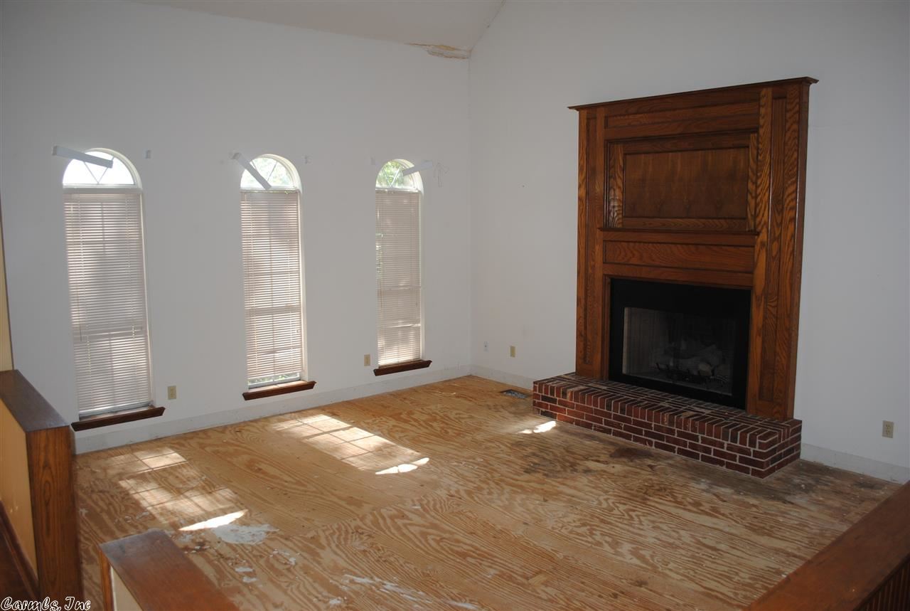 DIAMOND POINTE - Residential