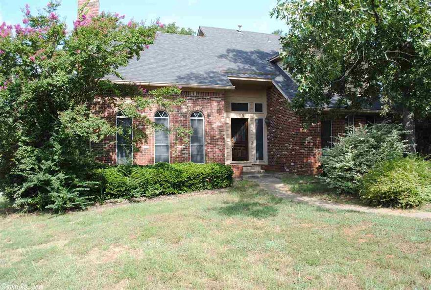 Fixer uppers dream!  Plenty of room for the family with master on main lever, two bedroom upstairs with bonus loft area.  Vaulted ceilings in living room and cozy fireplace.  Property Sold AS-IS. Call the listing agent today for more information…Please refer to agent confidential remarks for offer submission process and proper documentation required with your offer to be considered.   VA OWNED PROPERTY