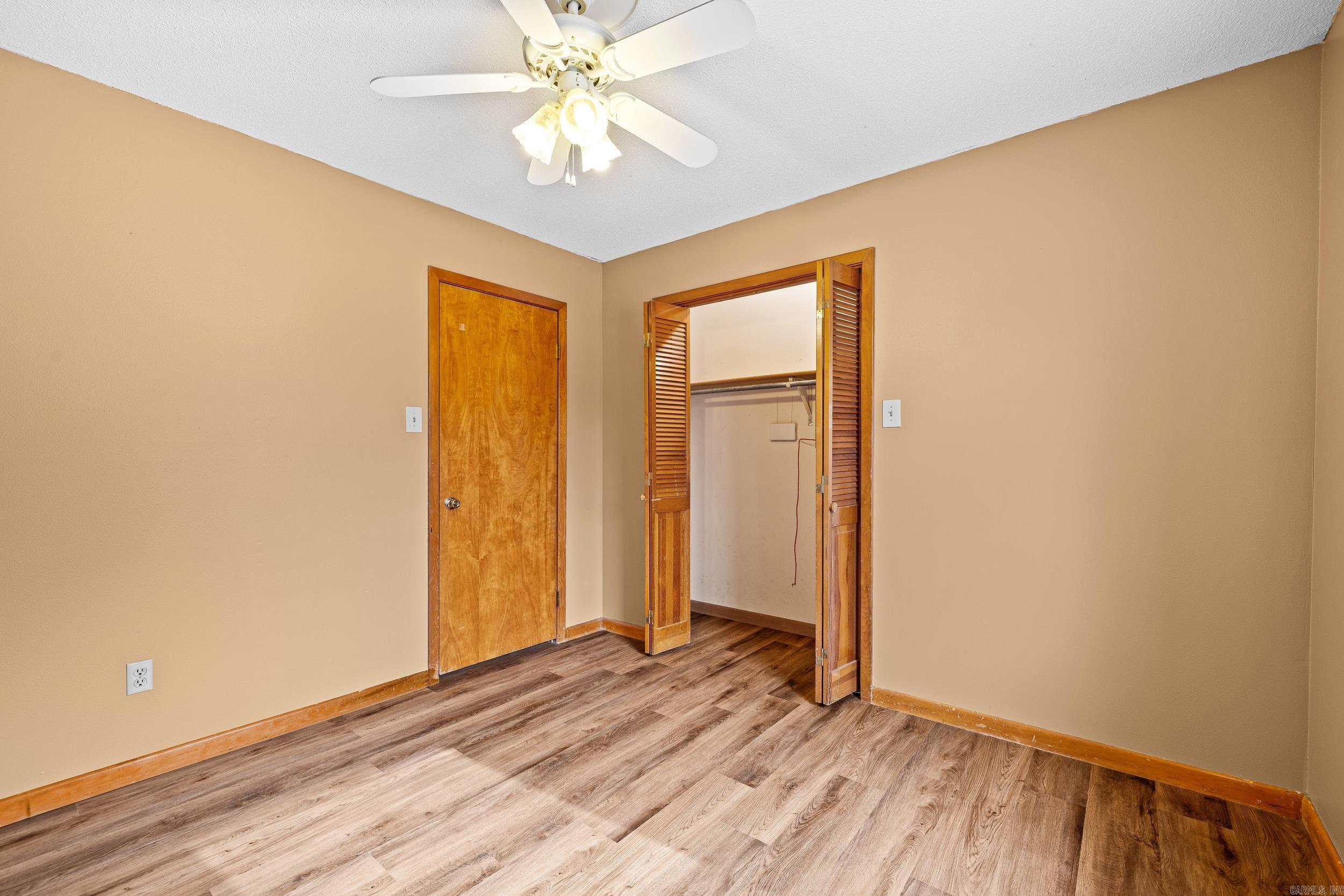 WALTHALL - Residential