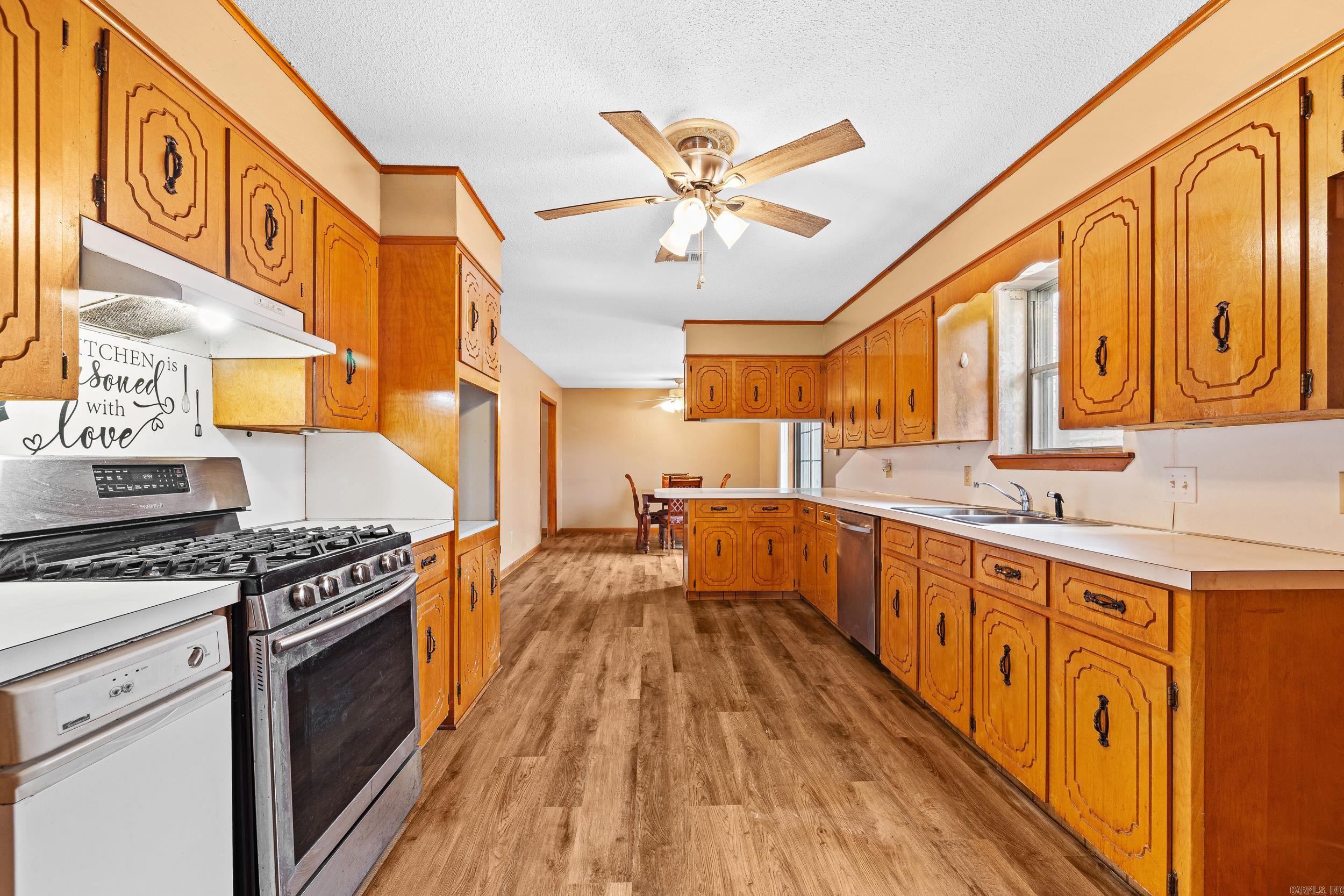 WALTHALL - Residential