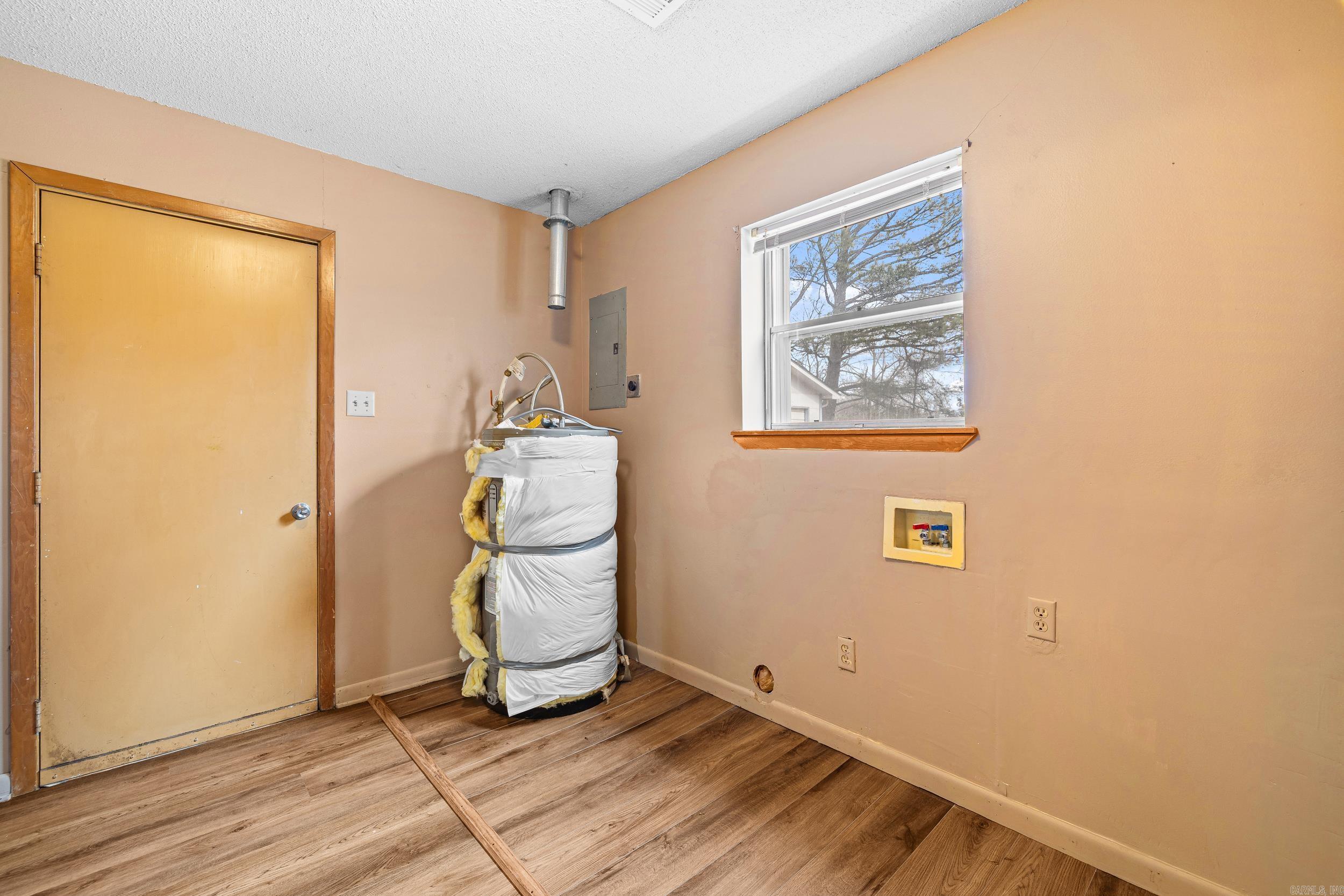 WALTHALL - Residential