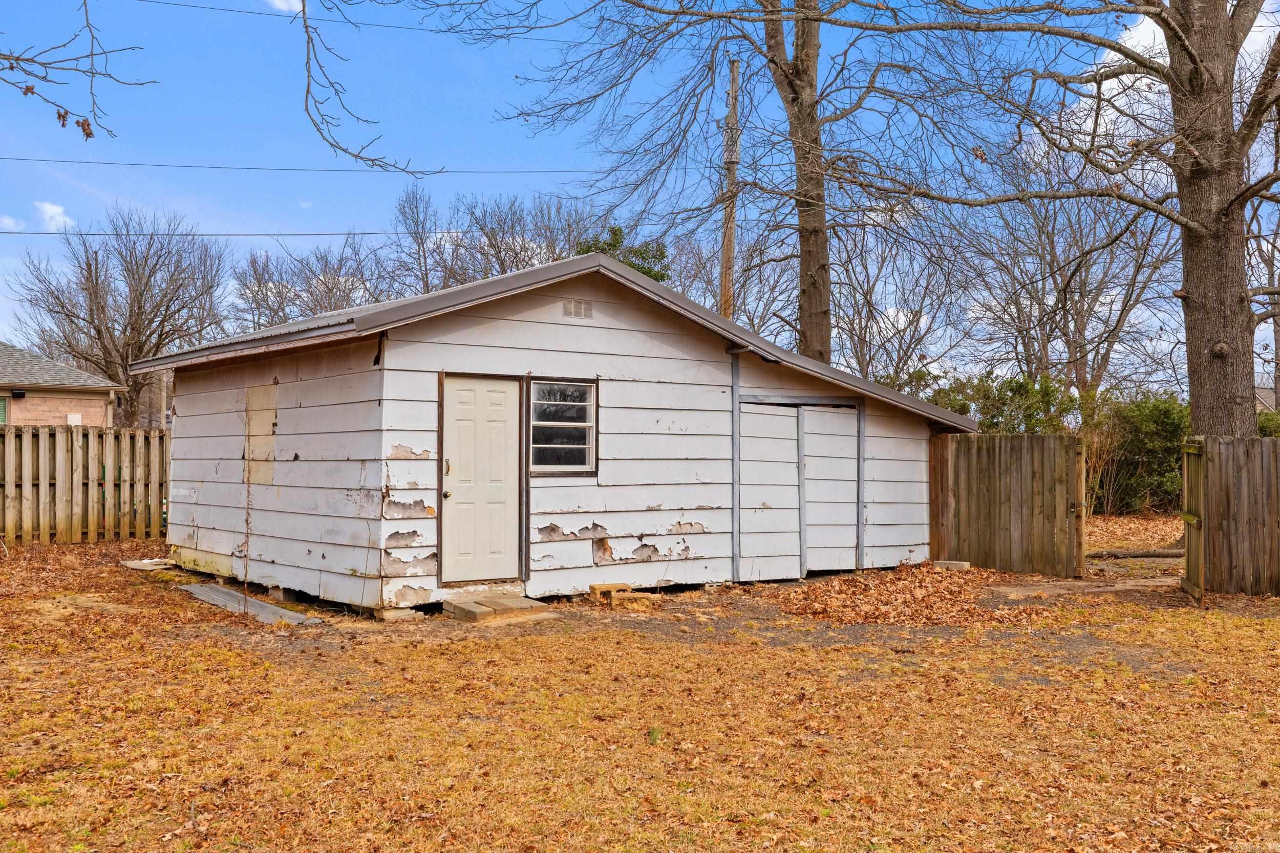 WALTHALL - Residential