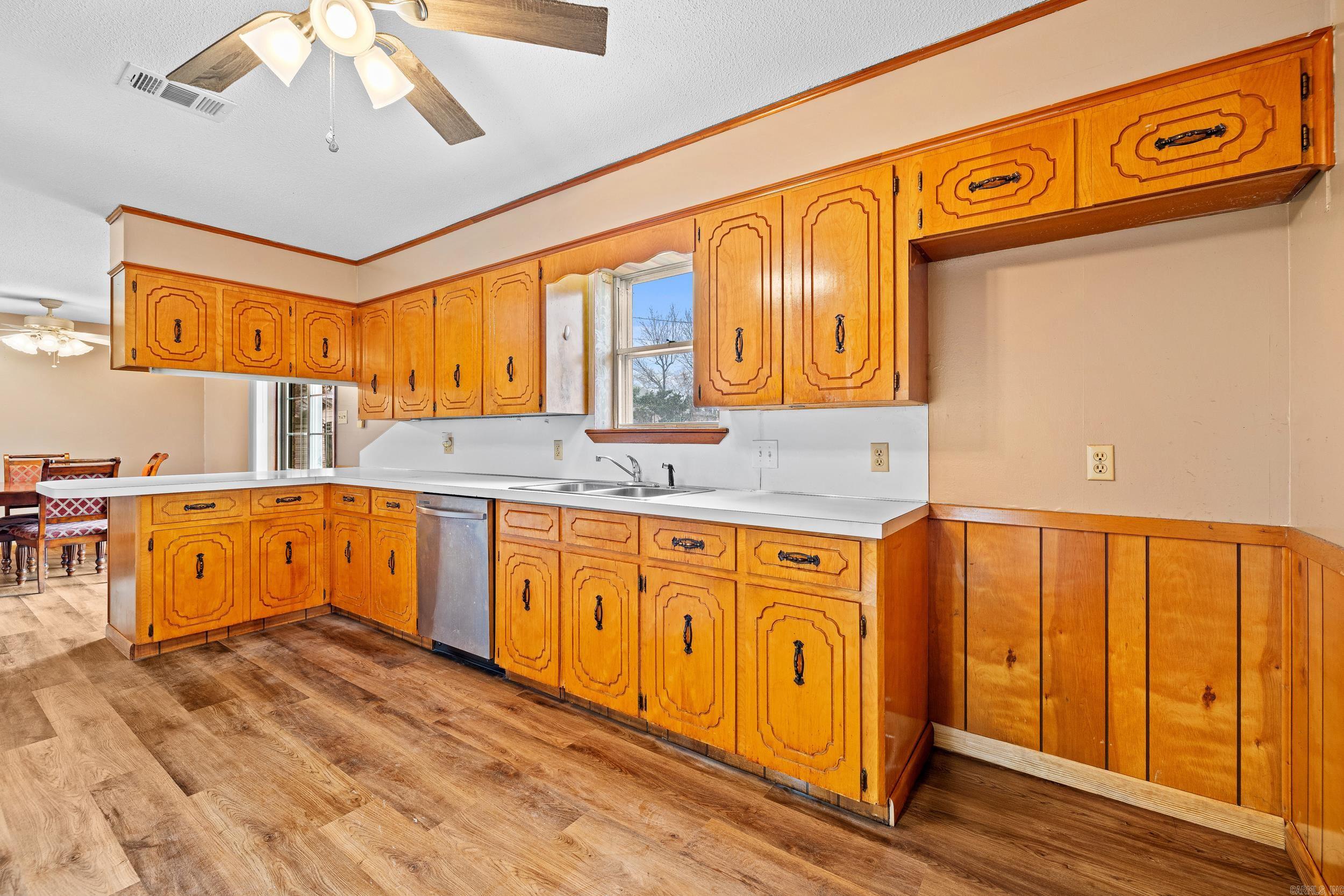 WALTHALL - Residential