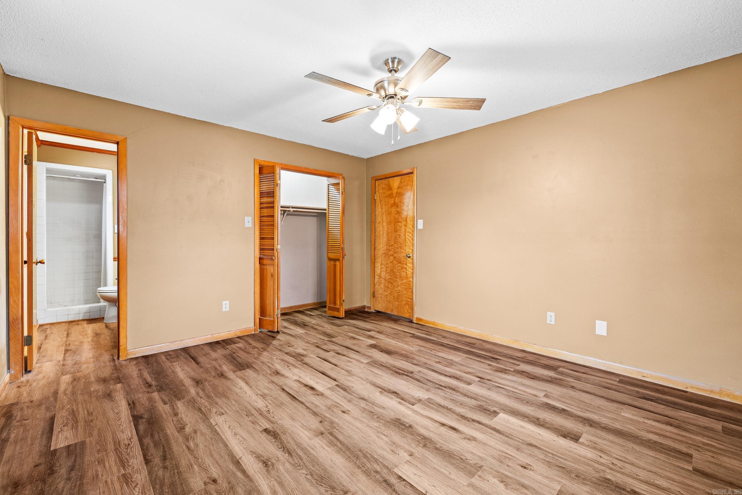 WALTHALL - Residential