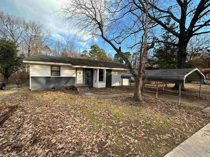 Welcome to your newly renovated 3-bedroom, 1-bathroom home, ready for occupancy in mid-May! Step into a spacious and inviting environment, with a highlight being the generously sized primary bedroom, perfect for unwinding after a long day. The property boasts a lovely backyard, ideal for hosting gatherings with family and friends. Additionally, covered parking ensures convenience and protection for your vehicle. Don't miss out on this must-see opportunity for comfortable living and entertaining!