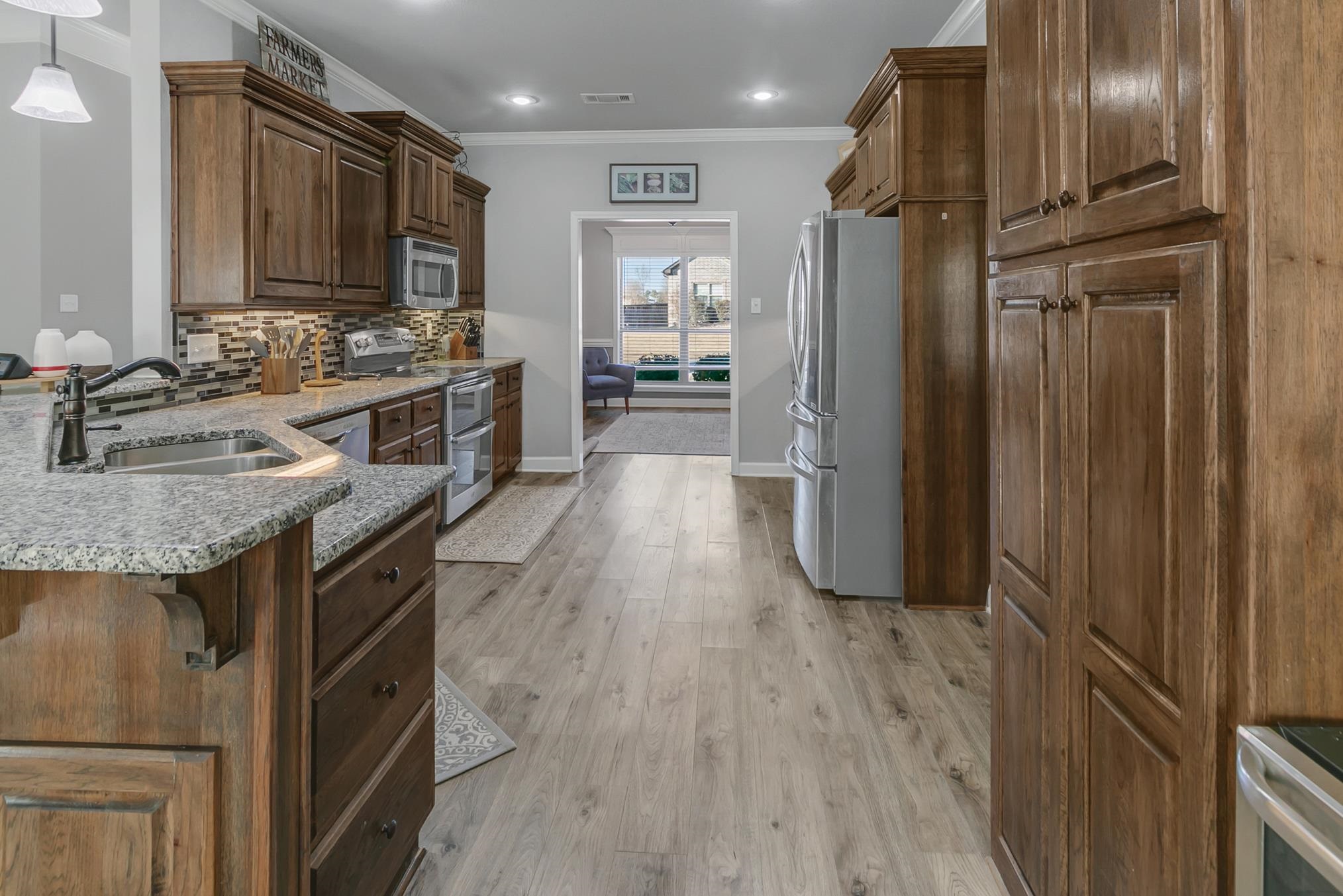 SHADOW CREEK - Residential