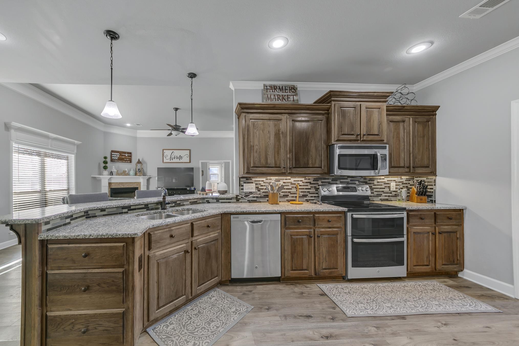 SHADOW CREEK - Residential