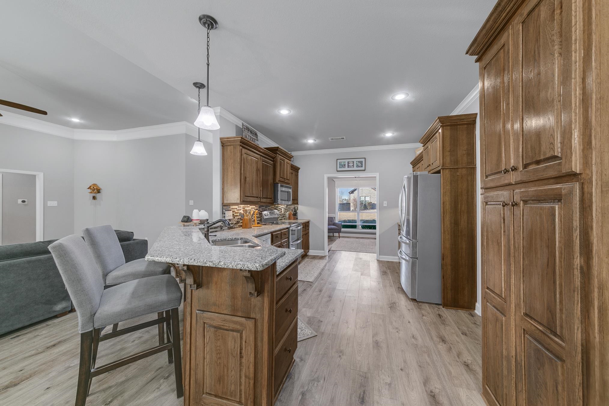 SHADOW CREEK - Residential