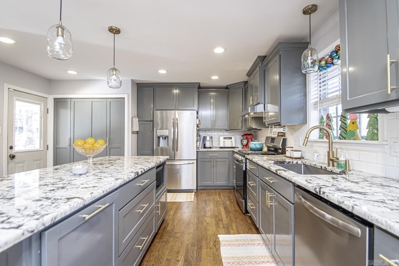 LAKEWOOD - Residential