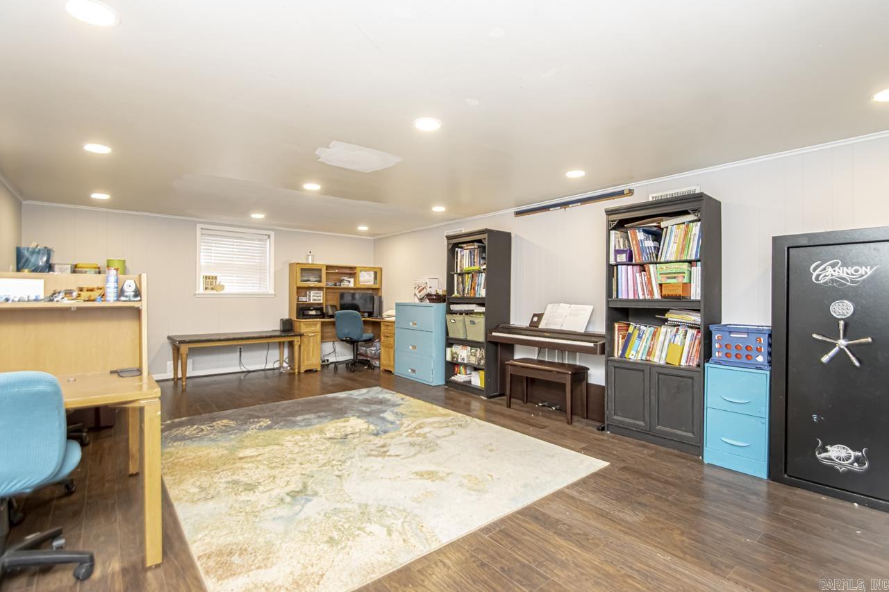 LAKEWOOD - Residential