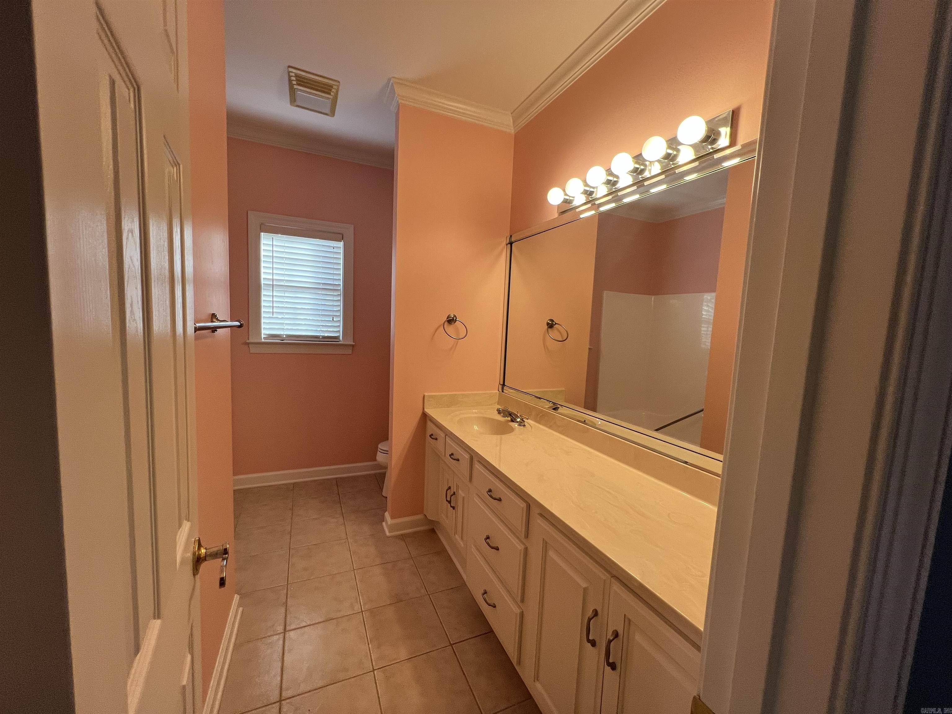 COUNTRY CLUB OF ARK THE - Residential Lease