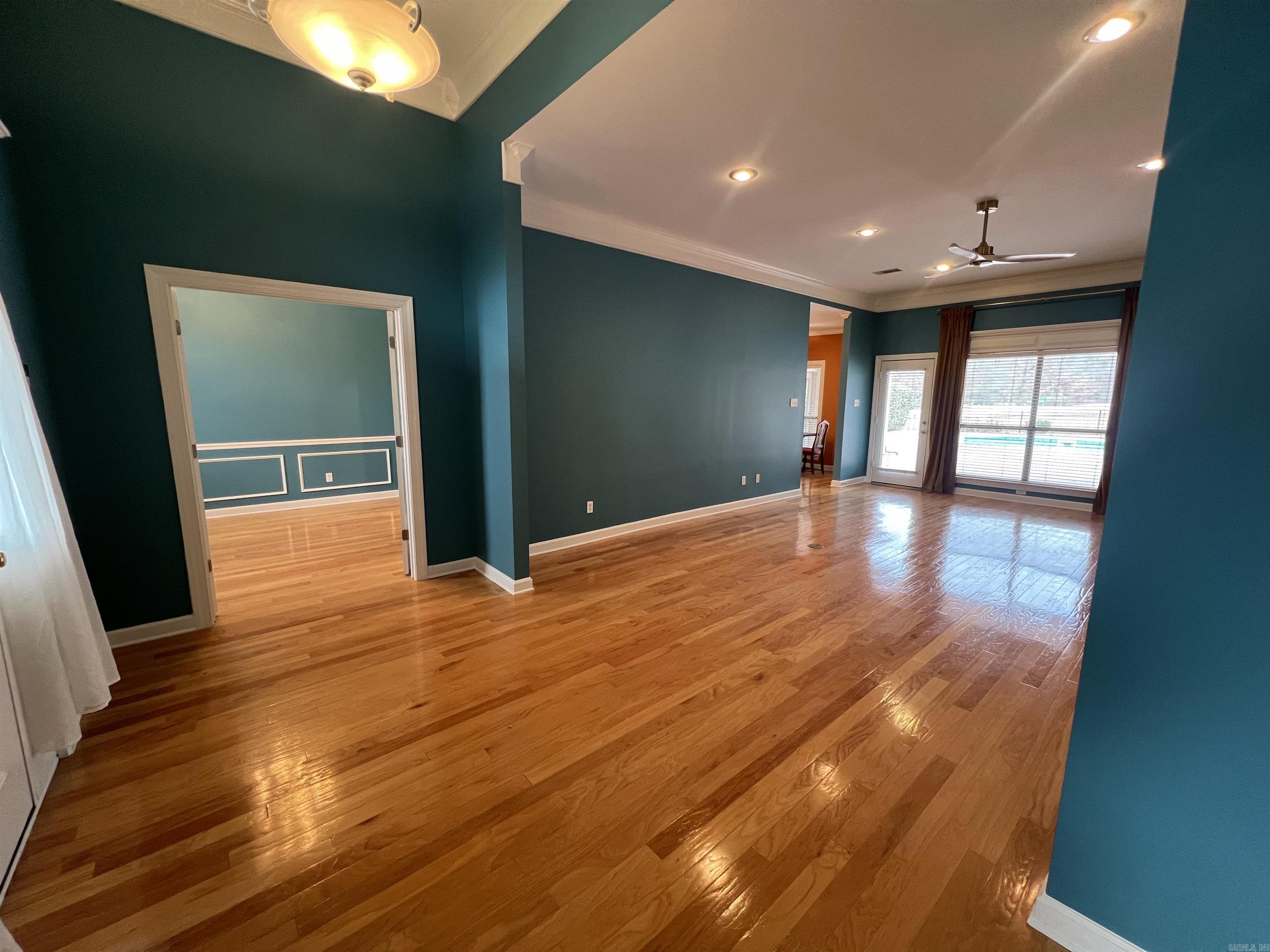 COUNTRY CLUB OF ARK THE - Residential Lease