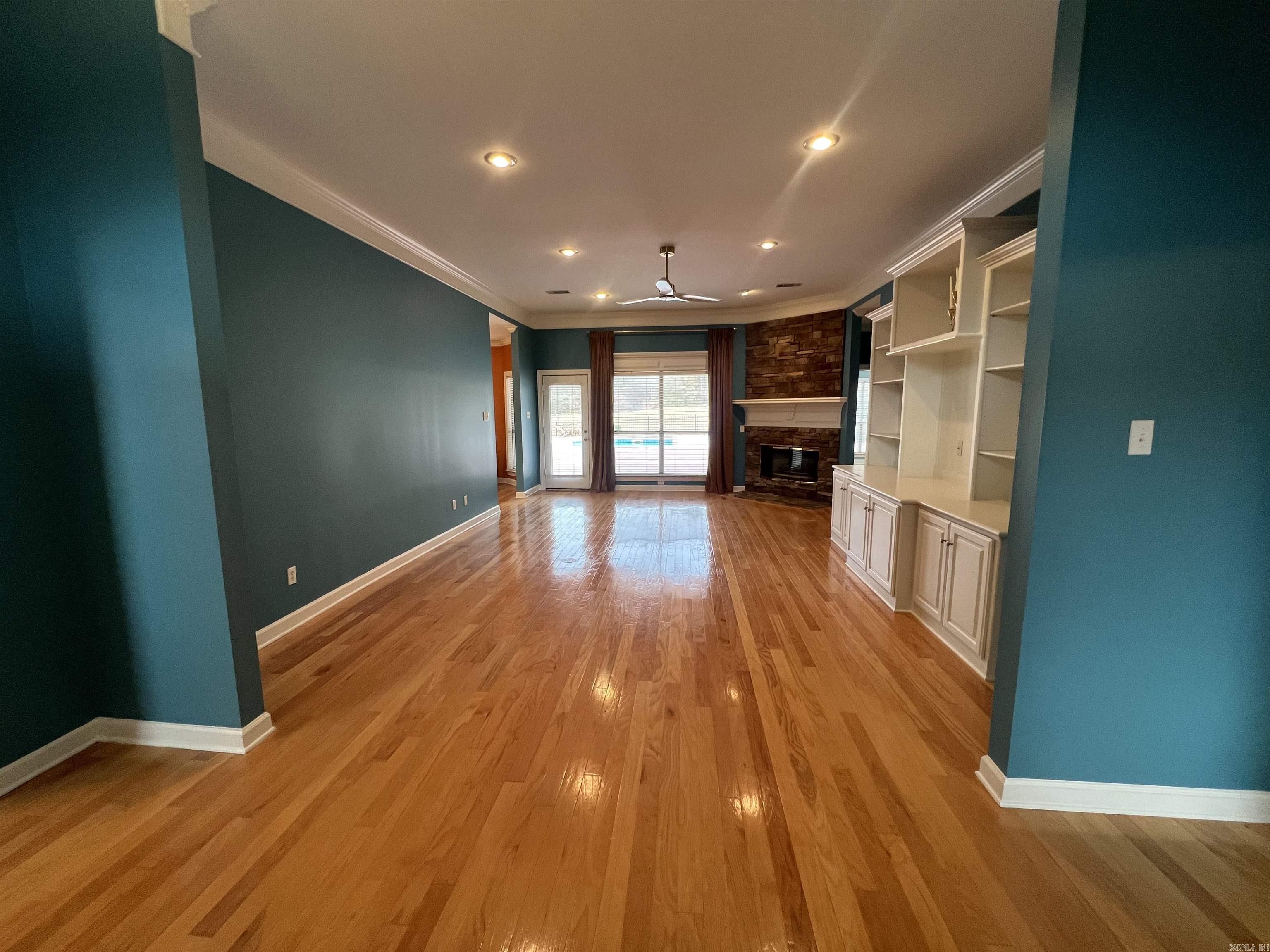 COUNTRY CLUB OF ARK THE - Residential Lease