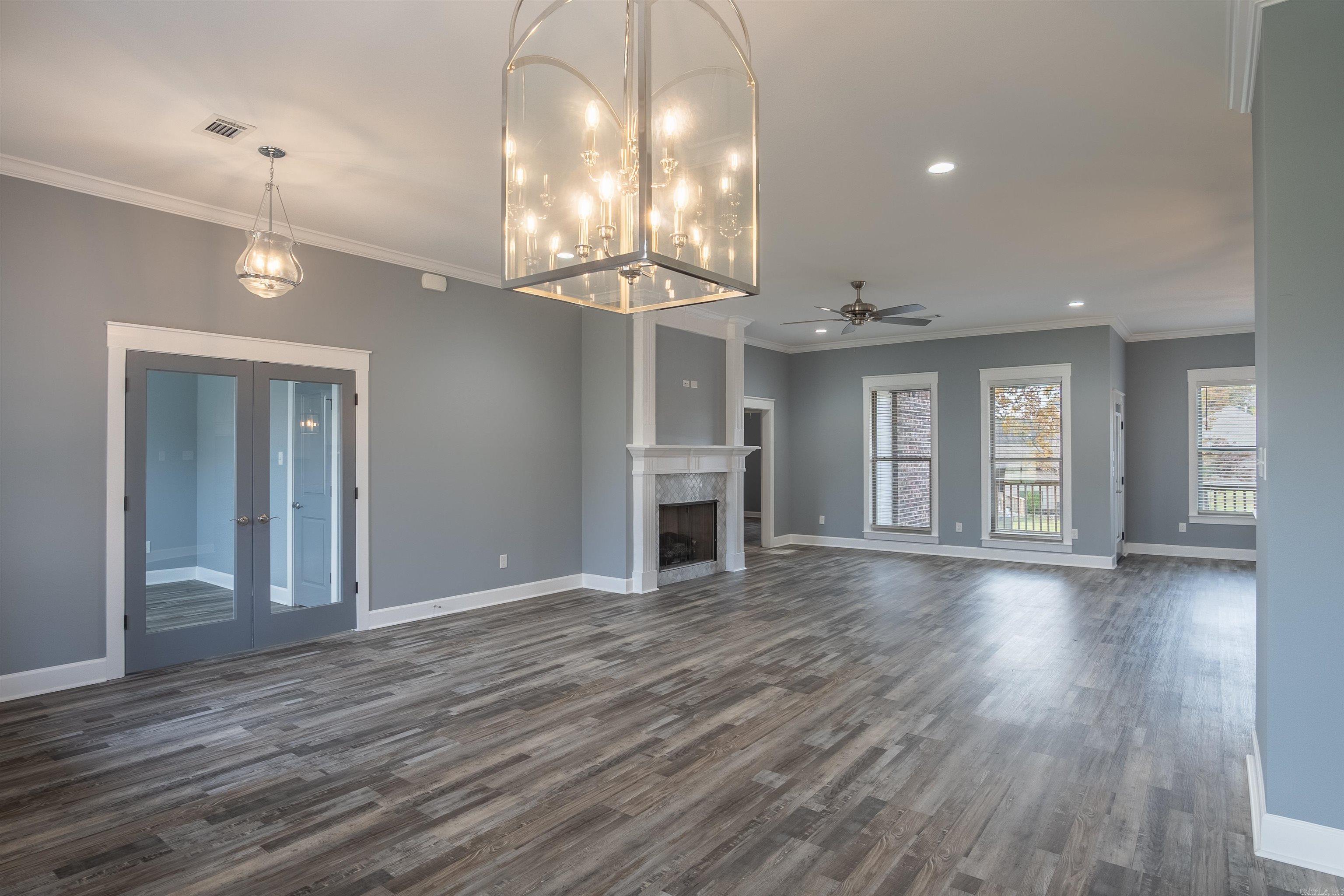 CREEKSIDE ADDN - Residential