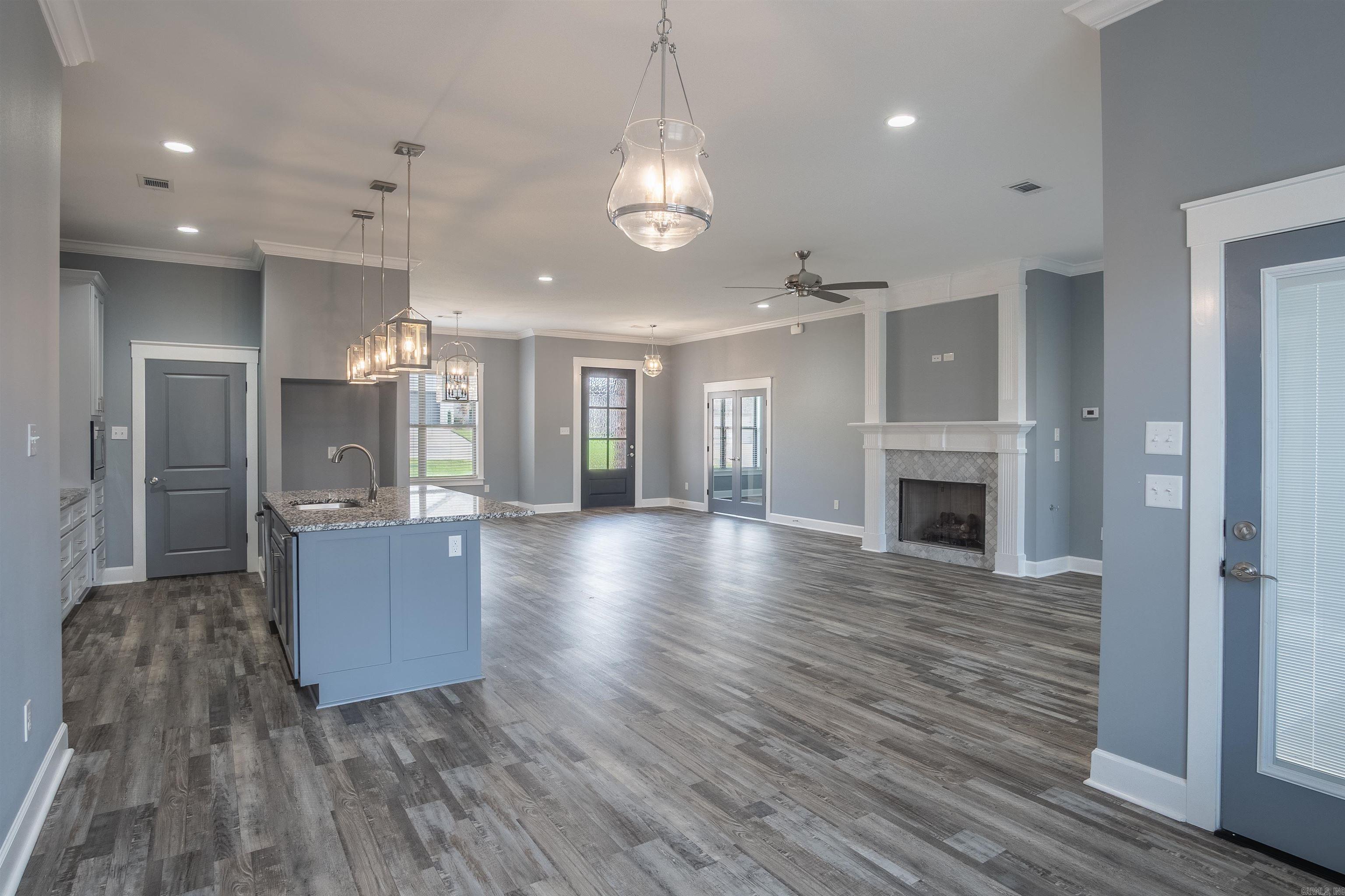 CREEKSIDE ADDN - Residential