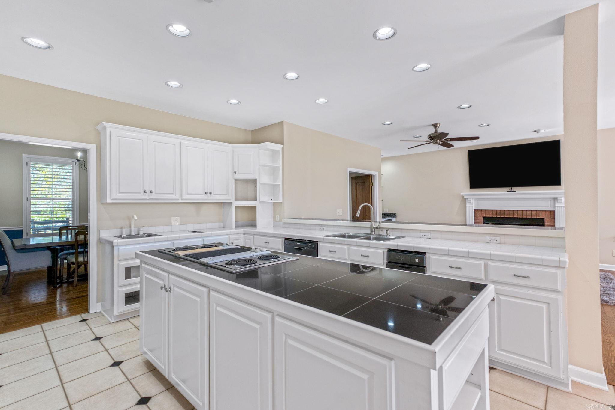 Eden Isle-Country Club - Residential