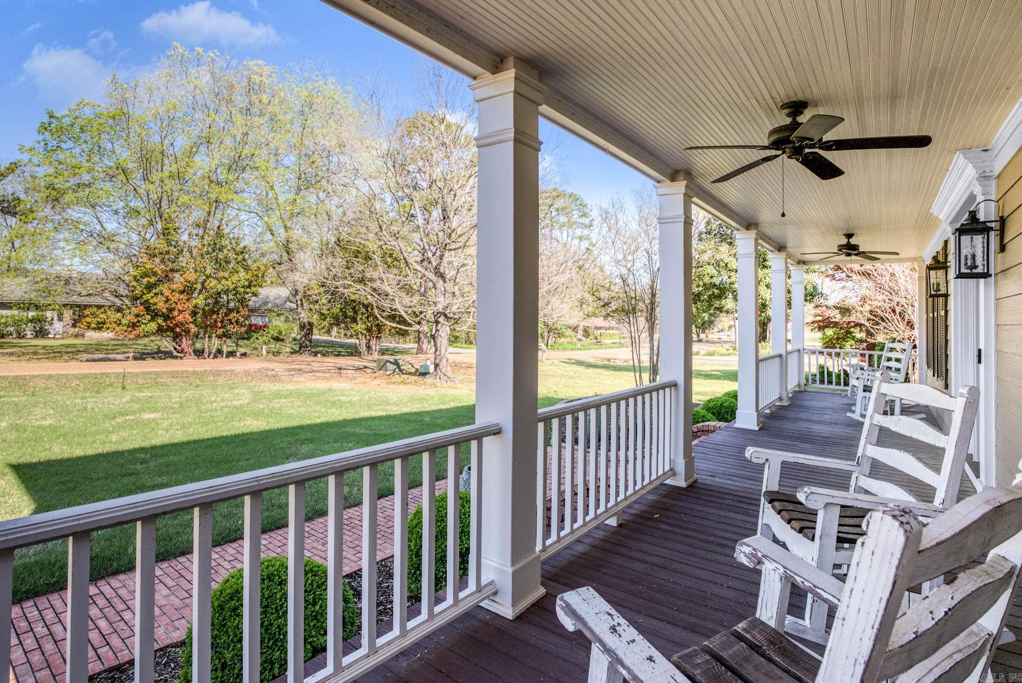 Eden Isle-Country Club - Residential