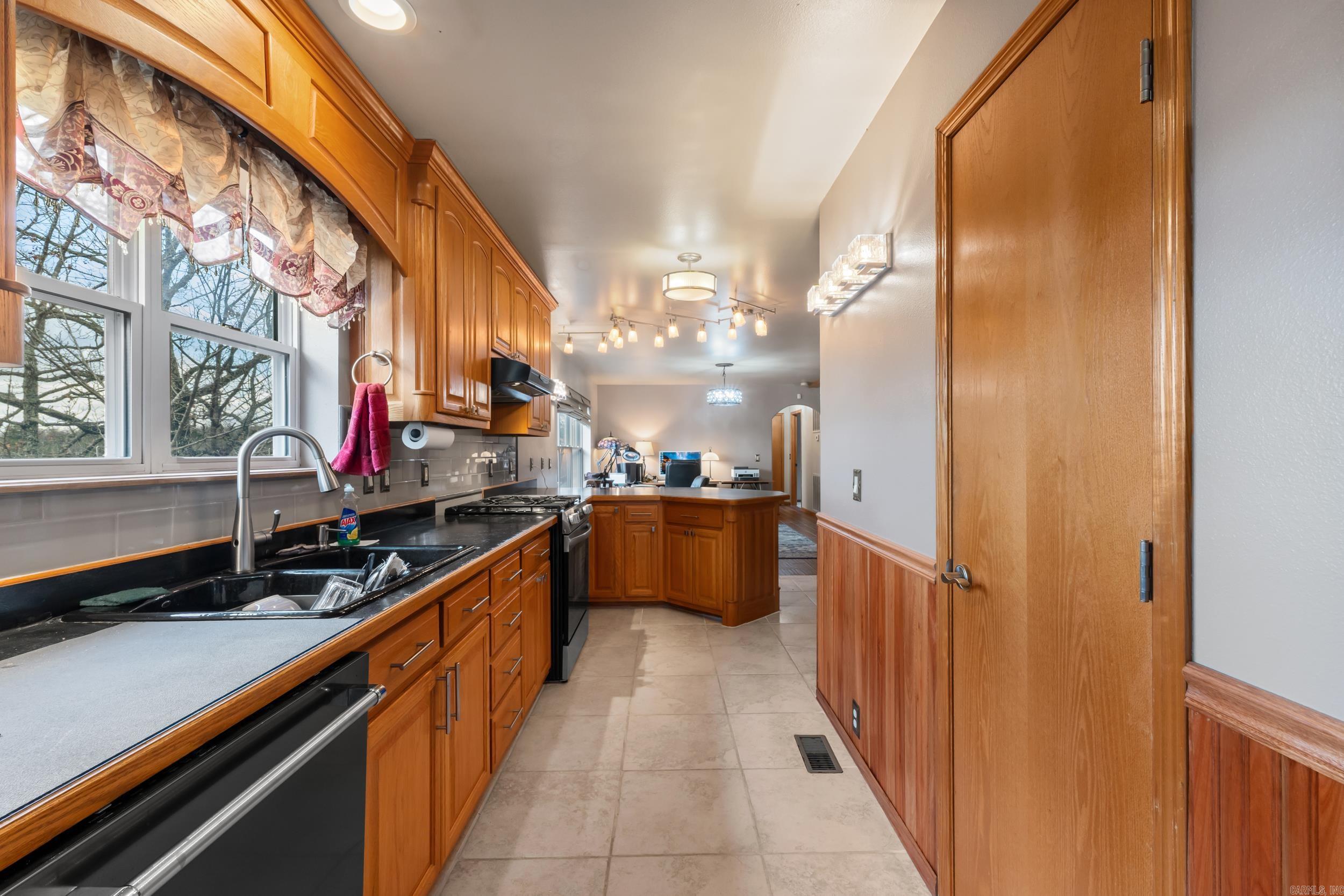 RICHARD'S - Residential