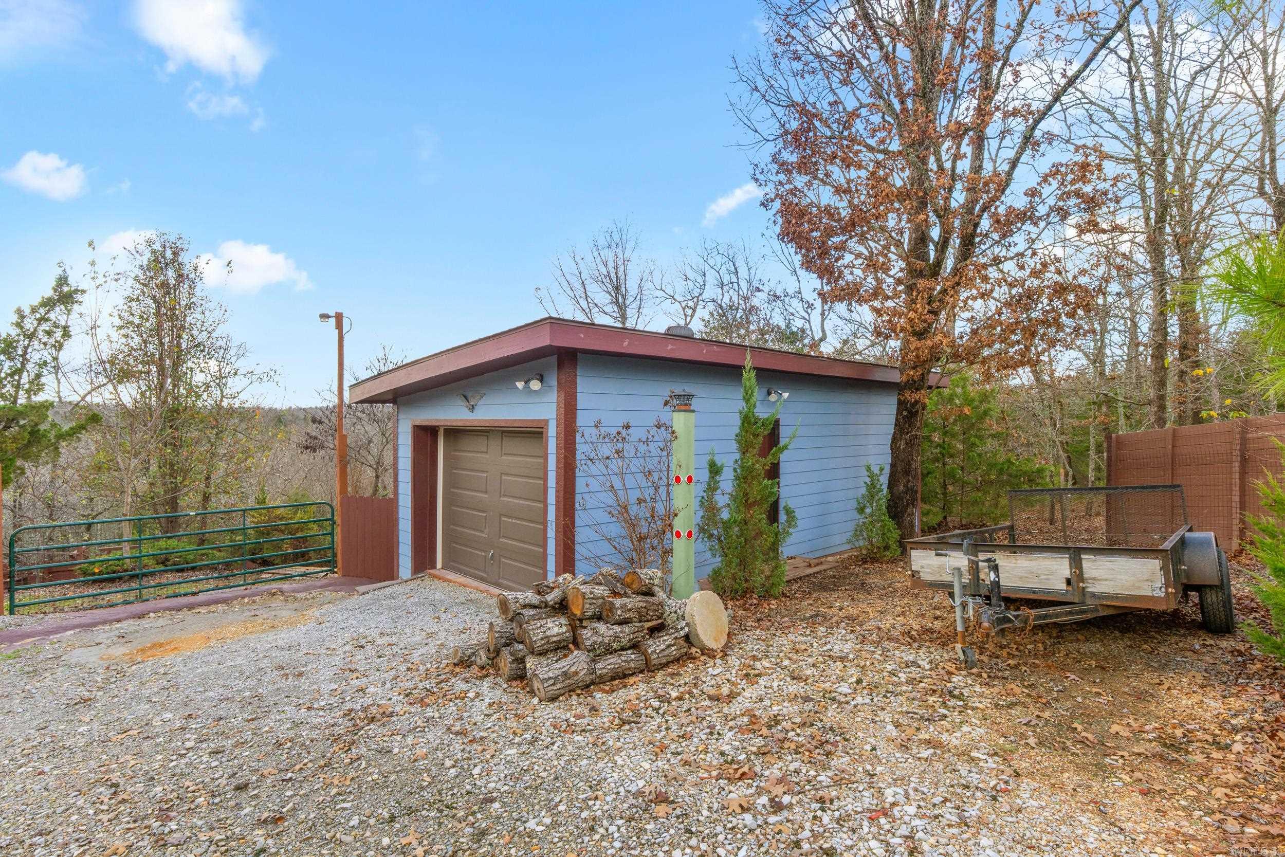 RICHARD'S - Residential