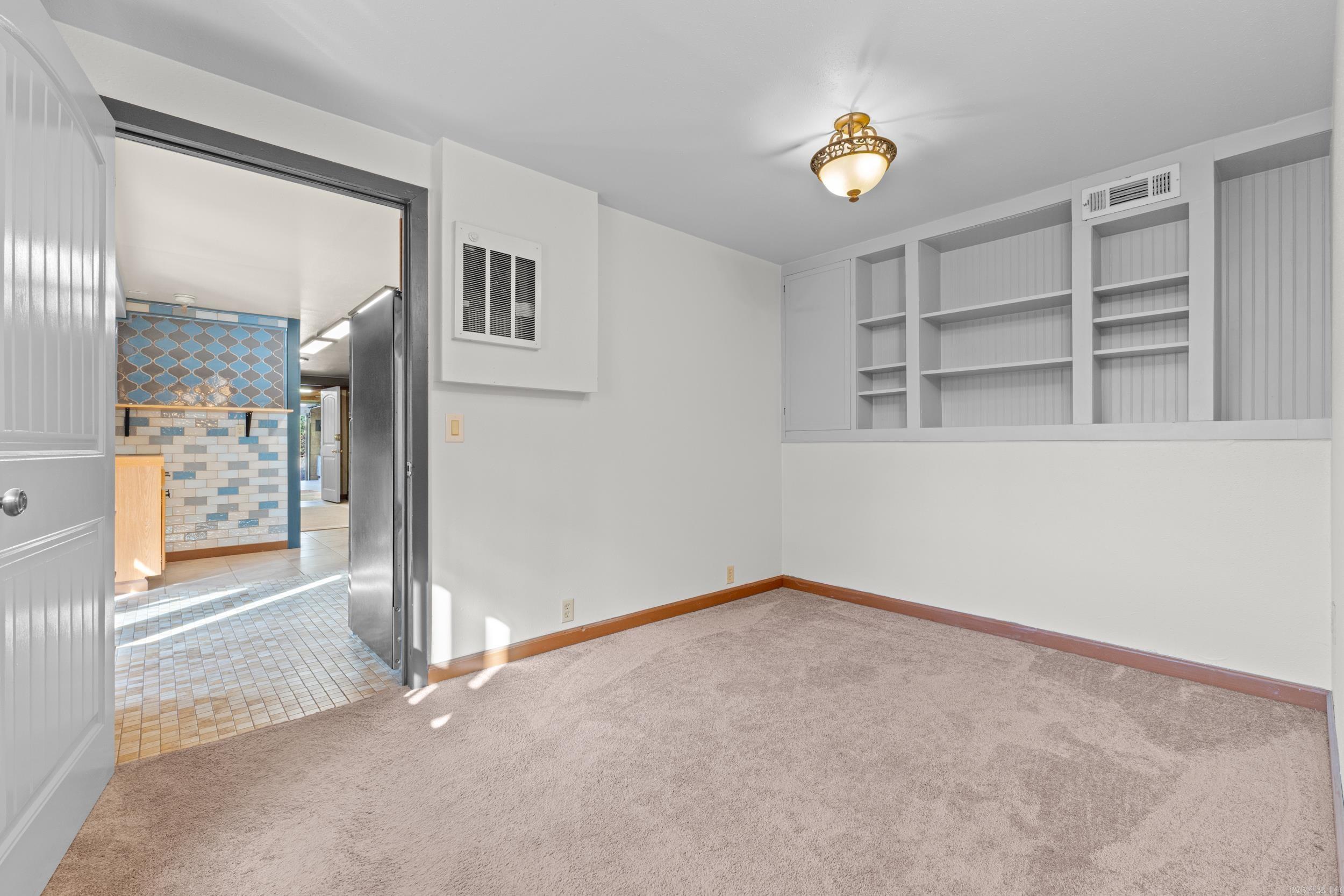 RICHARD'S - Residential