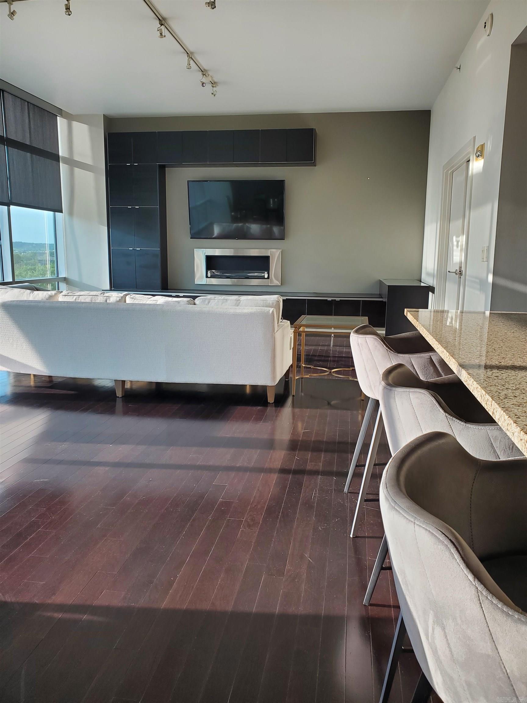 300 THIRD HPR - Residential