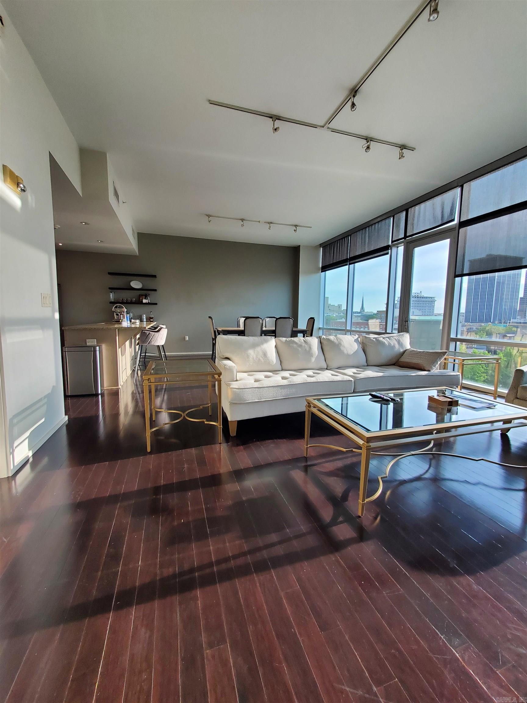 300 THIRD HPR - Residential