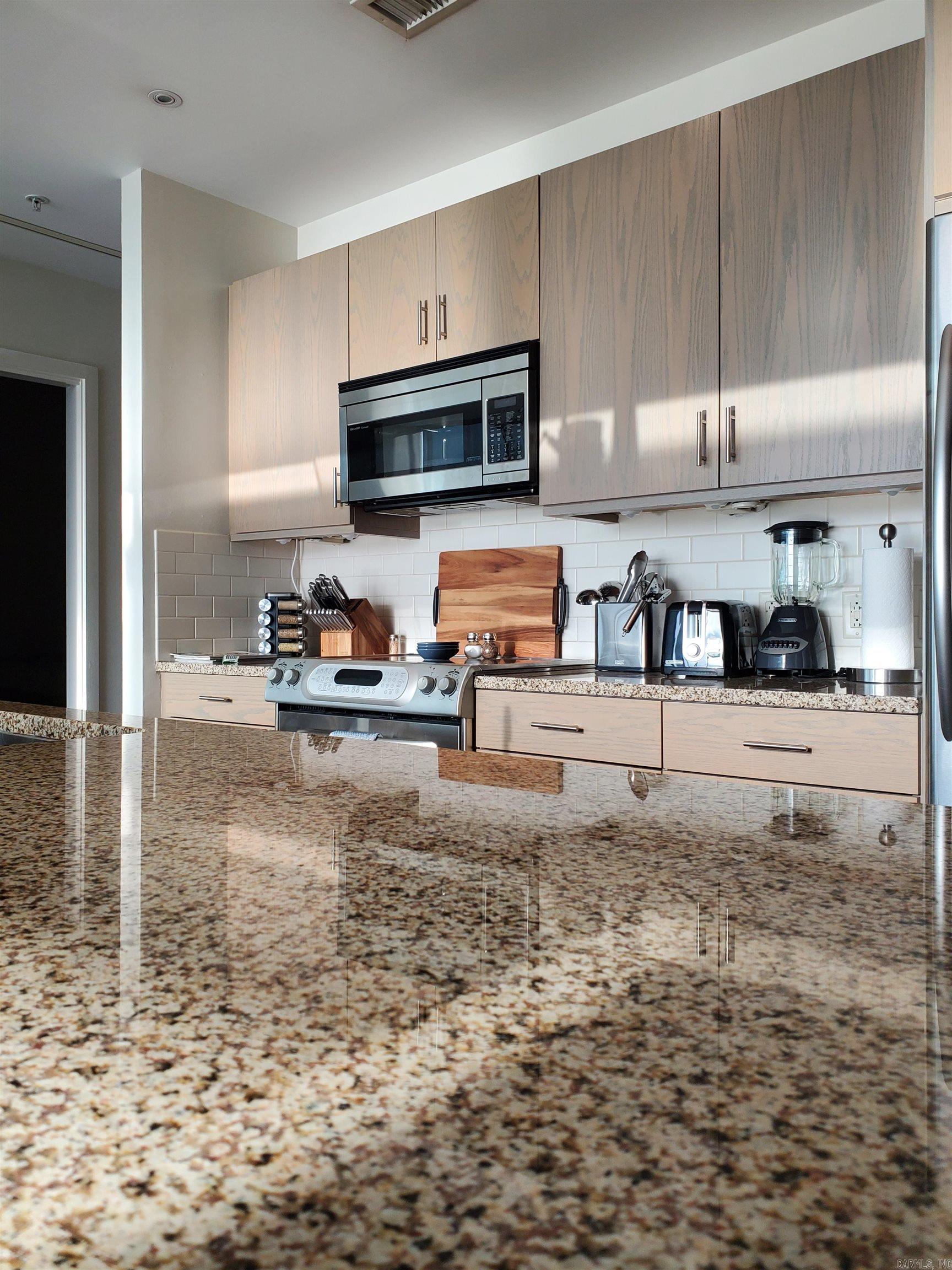 300 THIRD HPR - Residential