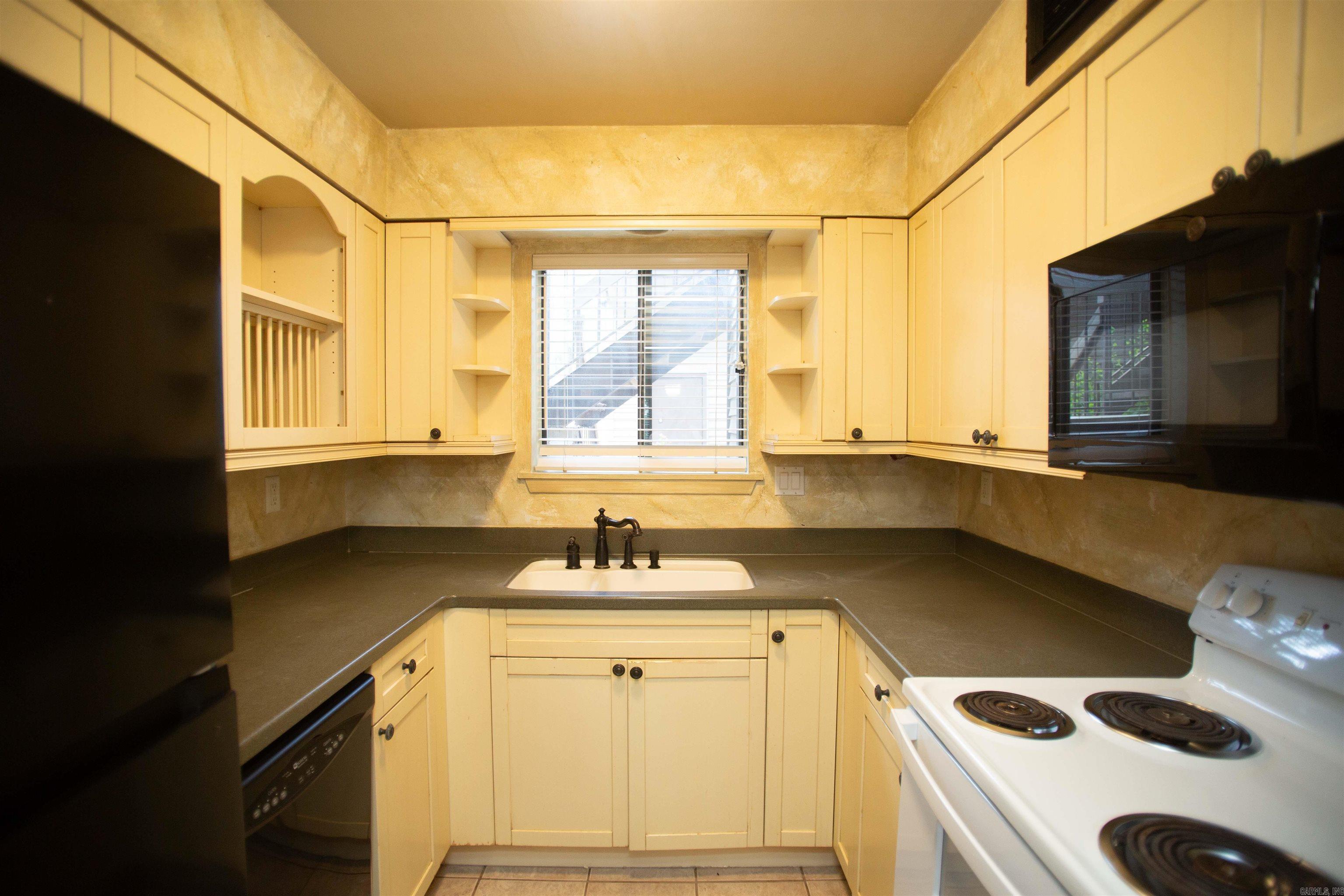 Pleasantwood Condominiums - Residential Lease