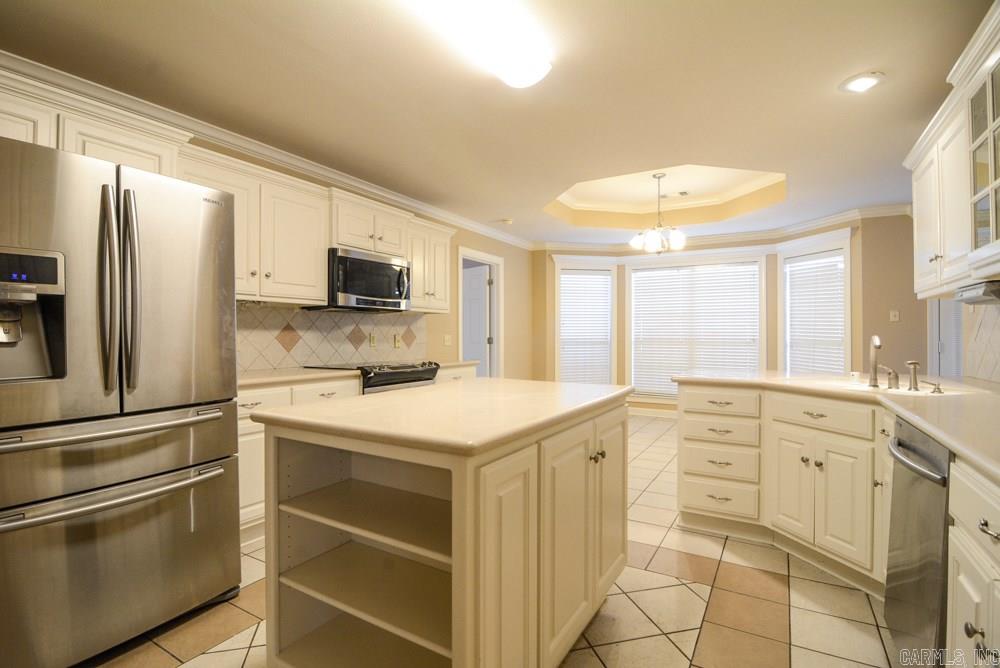 WALNUT POINTE NORTHLAKE SUBDIVIS - Residential