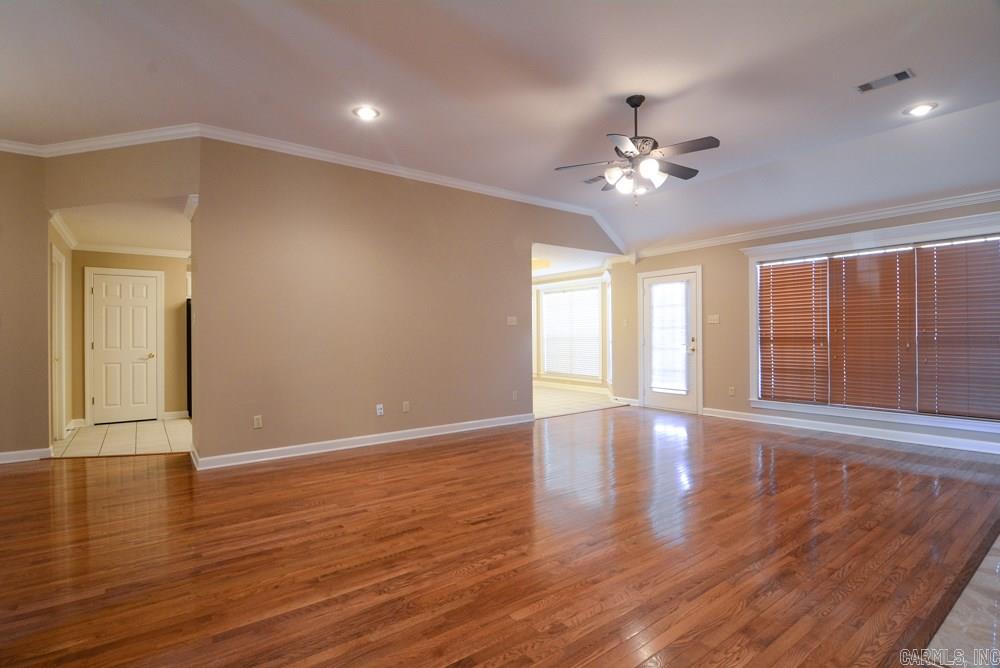 WALNUT POINTE NORTHLAKE SUBDIVIS - Residential