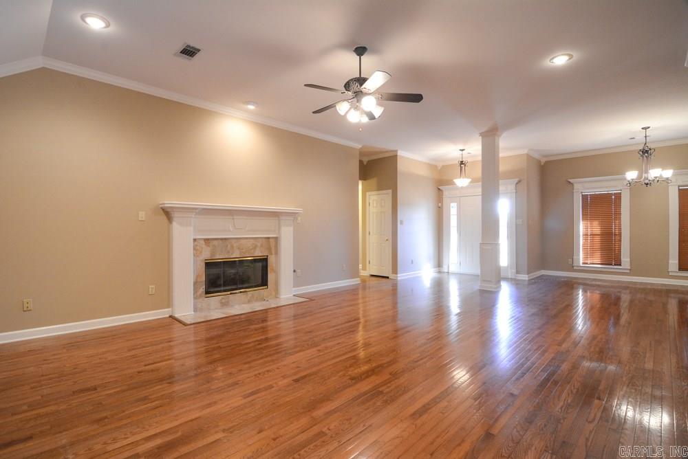 WALNUT POINTE NORTHLAKE SUBDIVIS - Residential