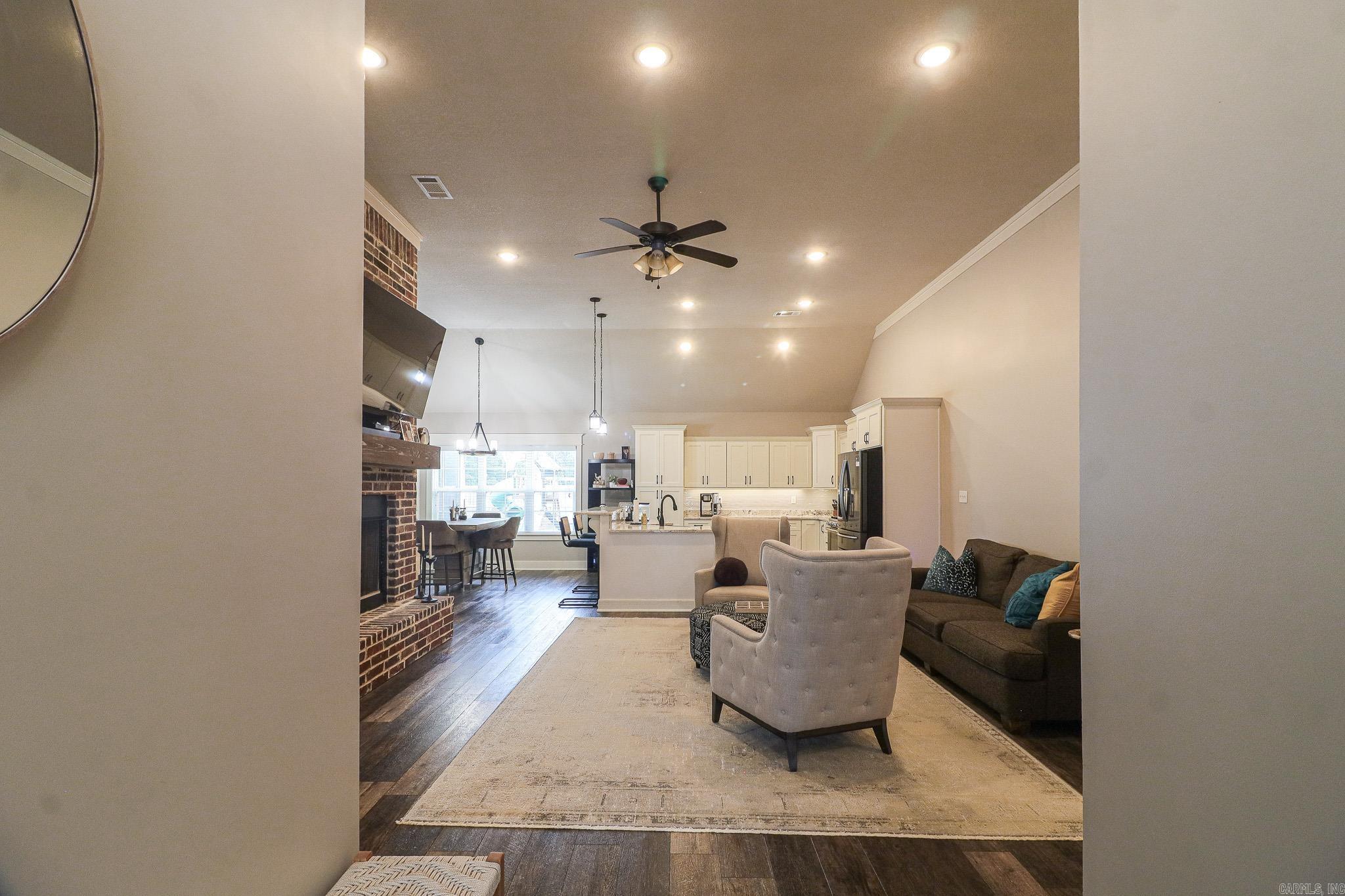 Sarah Crossing - Residential