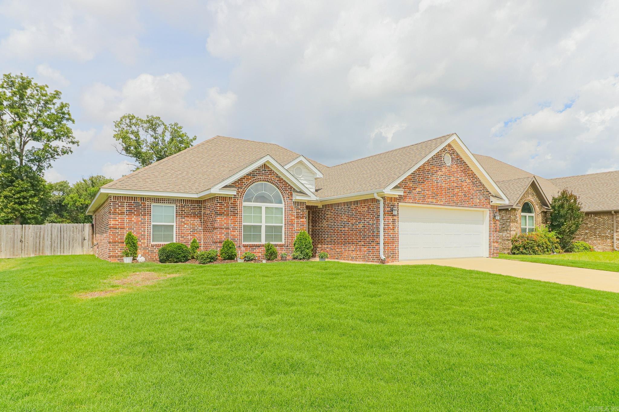 Sarah Crossing - Residential