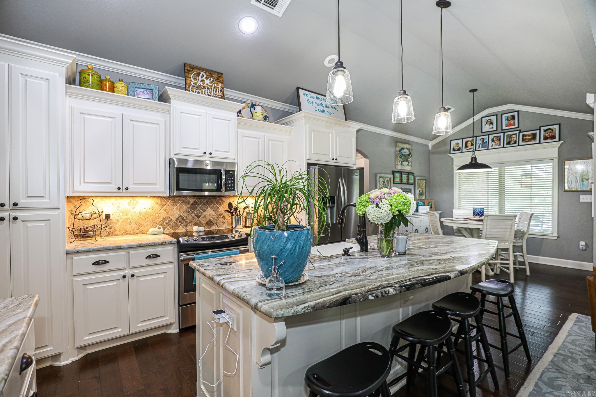 PINEWOOD ESTATES - Residential