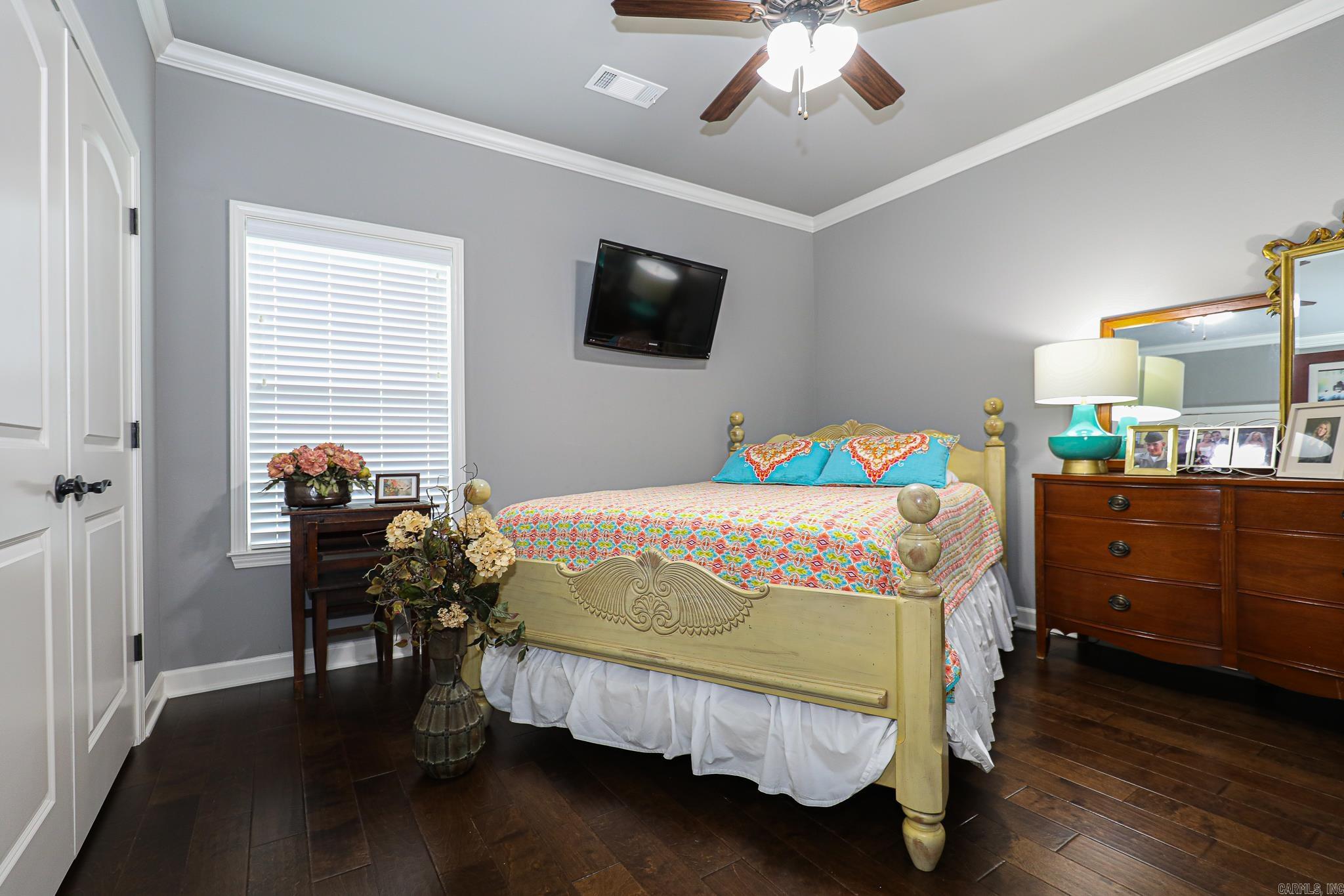 PINEWOOD ESTATES - Residential