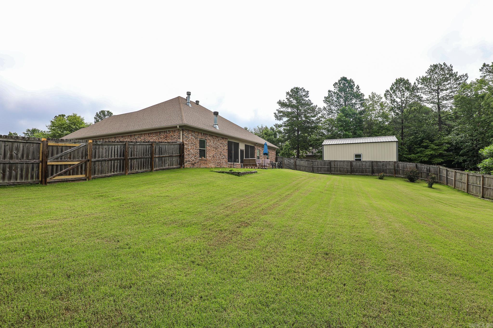 PINEWOOD ESTATES - Residential