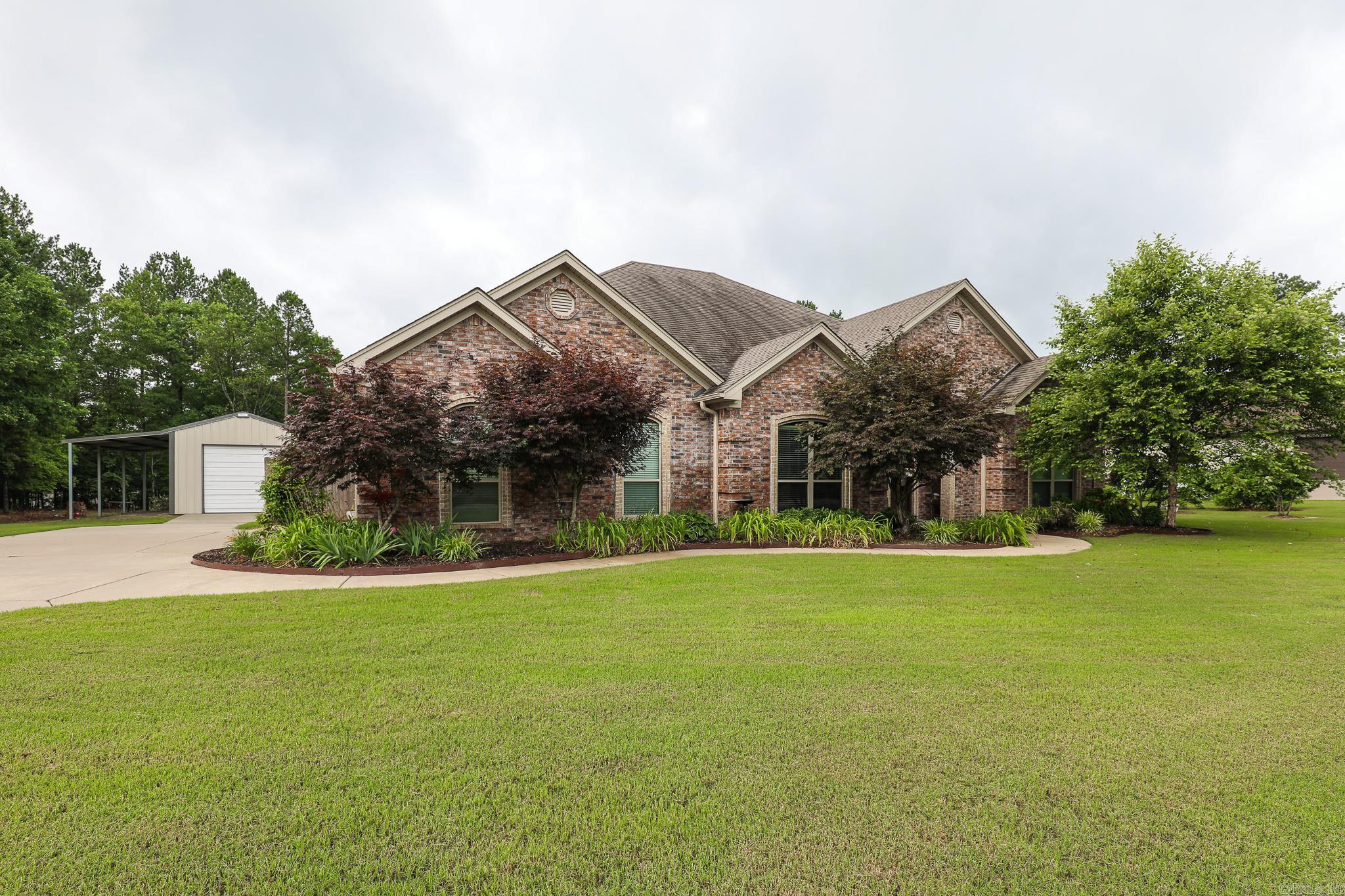 PINEWOOD ESTATES - Residential