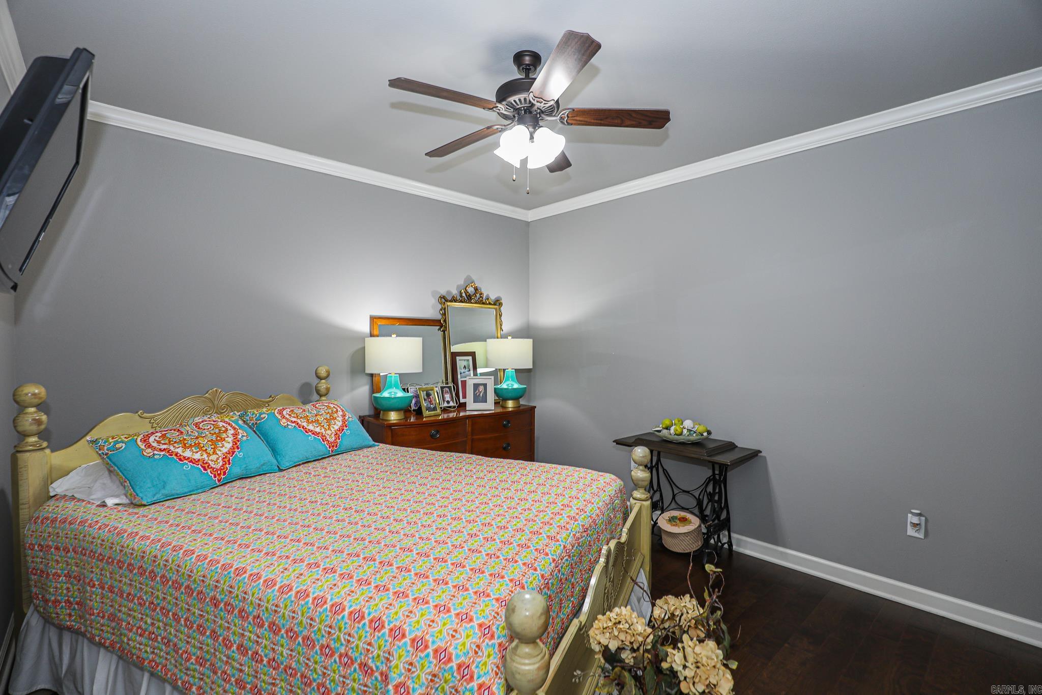 PINEWOOD ESTATES - Residential