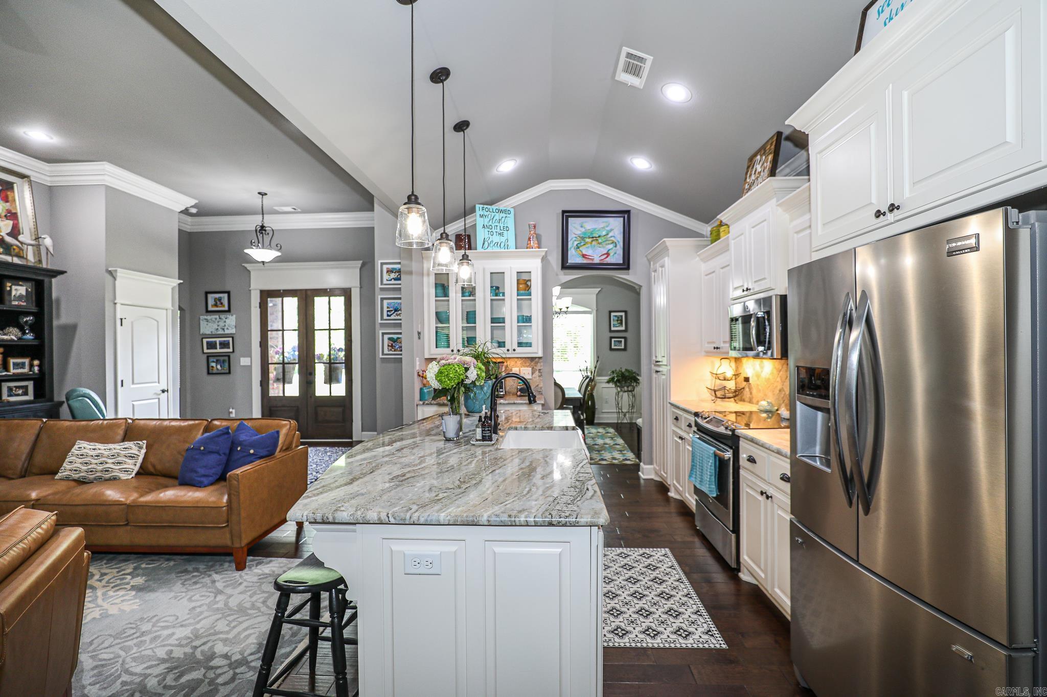 PINEWOOD ESTATES - Residential