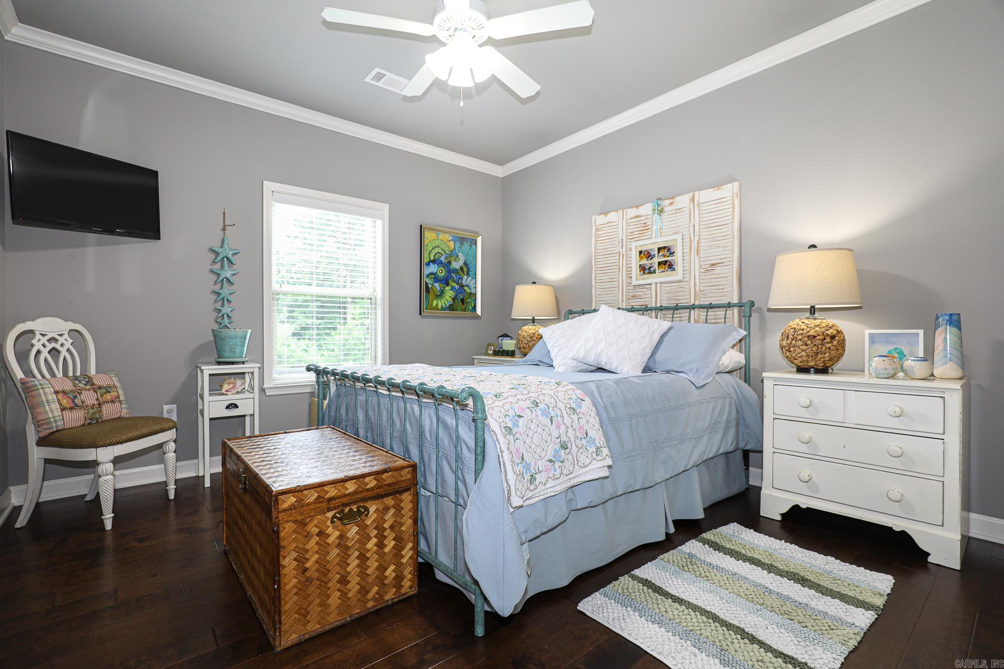 PINEWOOD ESTATES - Residential